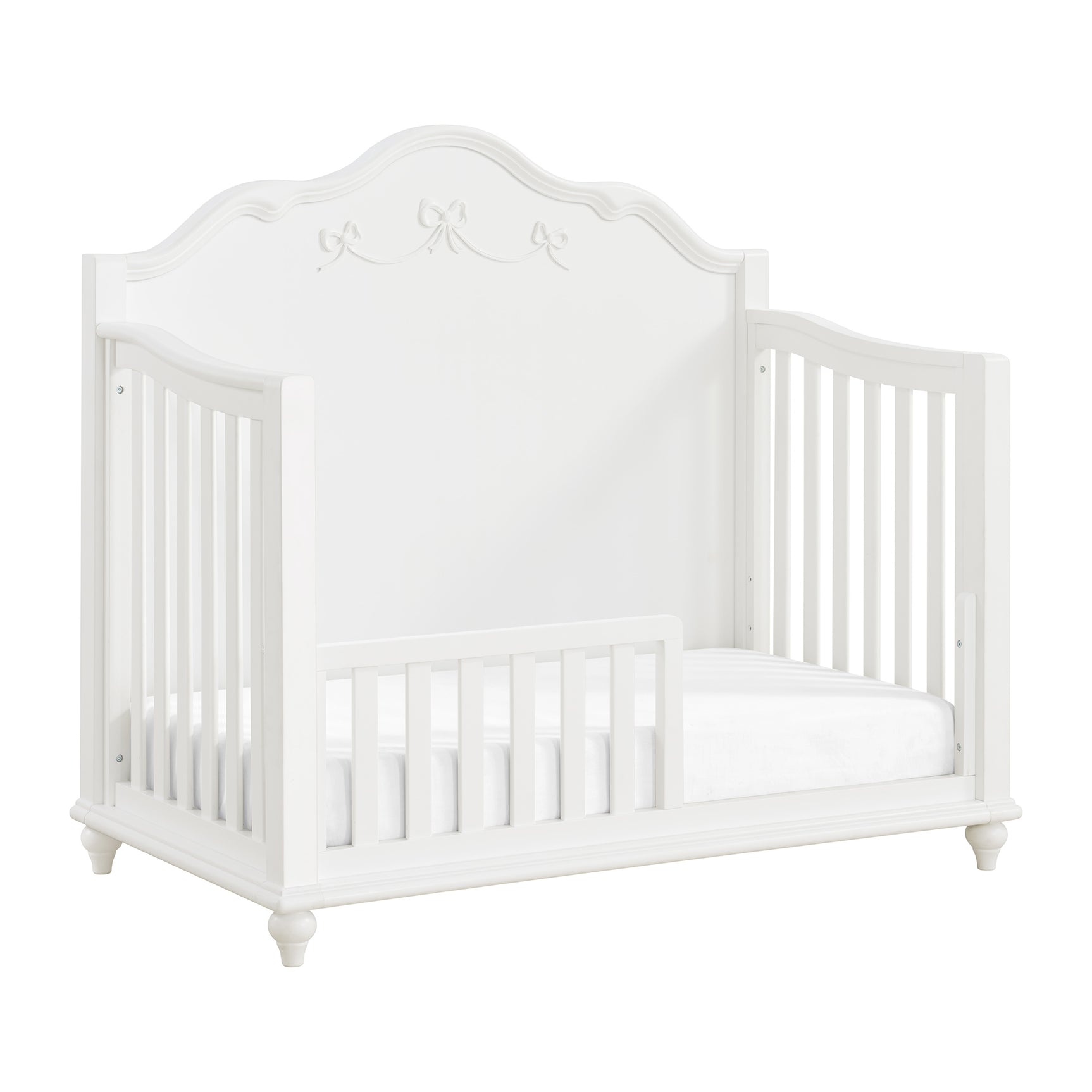 Alana Crib with Guardrails in White - Tampa Furniture Outlet