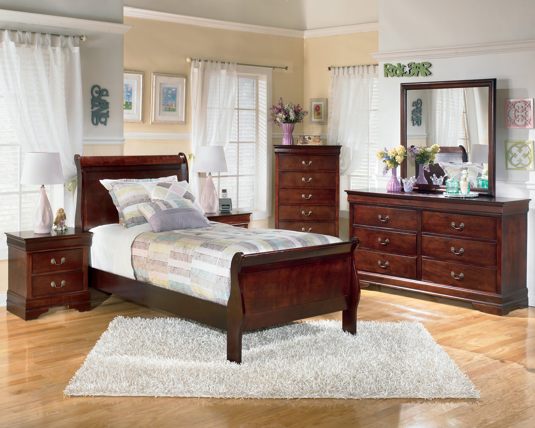 Alisdair Bedroom - Tampa Furniture Outlet