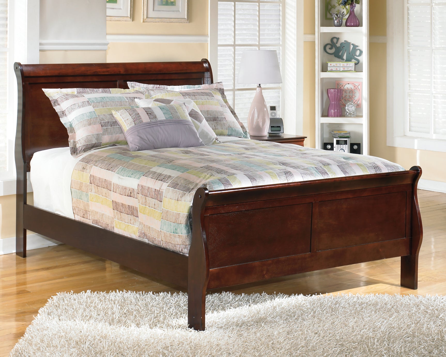 Alisdair Bedroom - Tampa Furniture Outlet