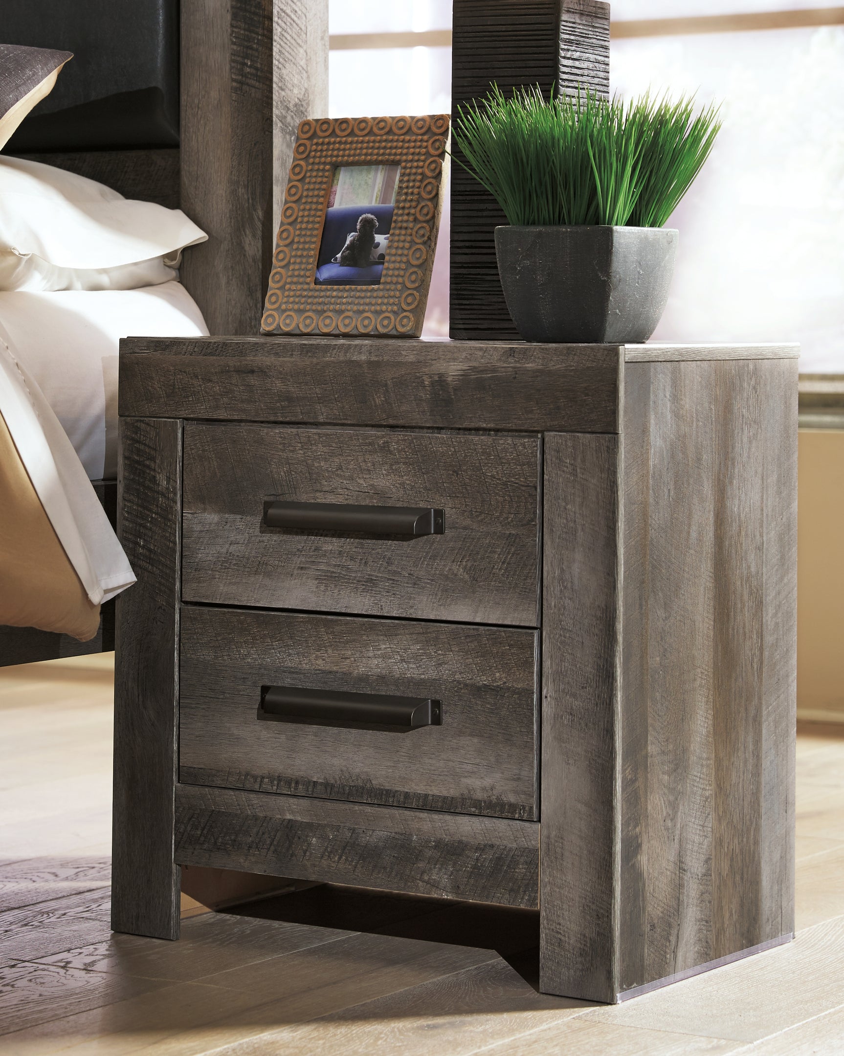 Wynnlow Bedroom - Tampa Furniture Outlet