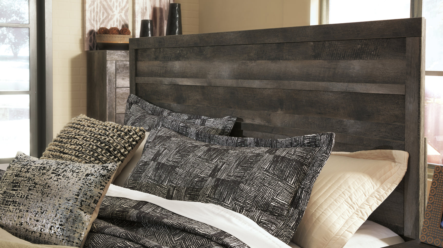 Wynnlow Bedroom - Tampa Furniture Outlet