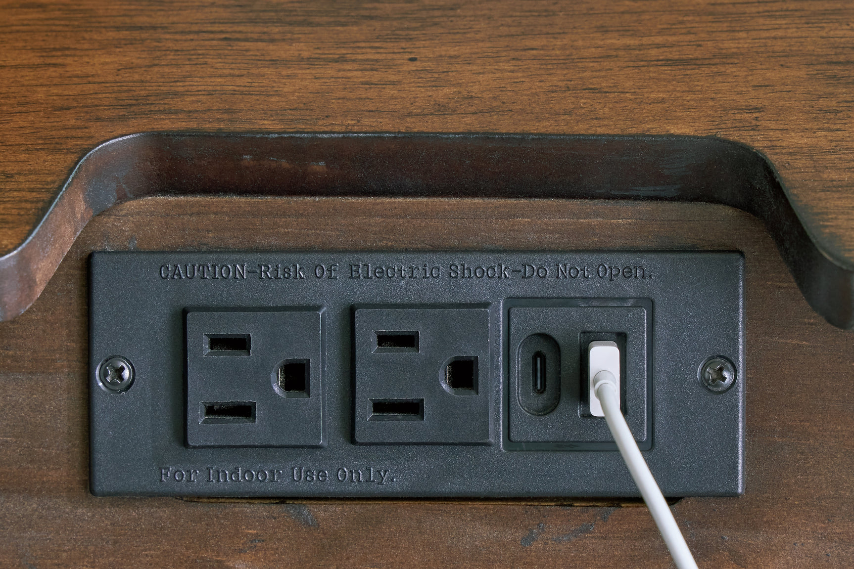 Lyncott Bedroom - Tampa Furniture Outlet