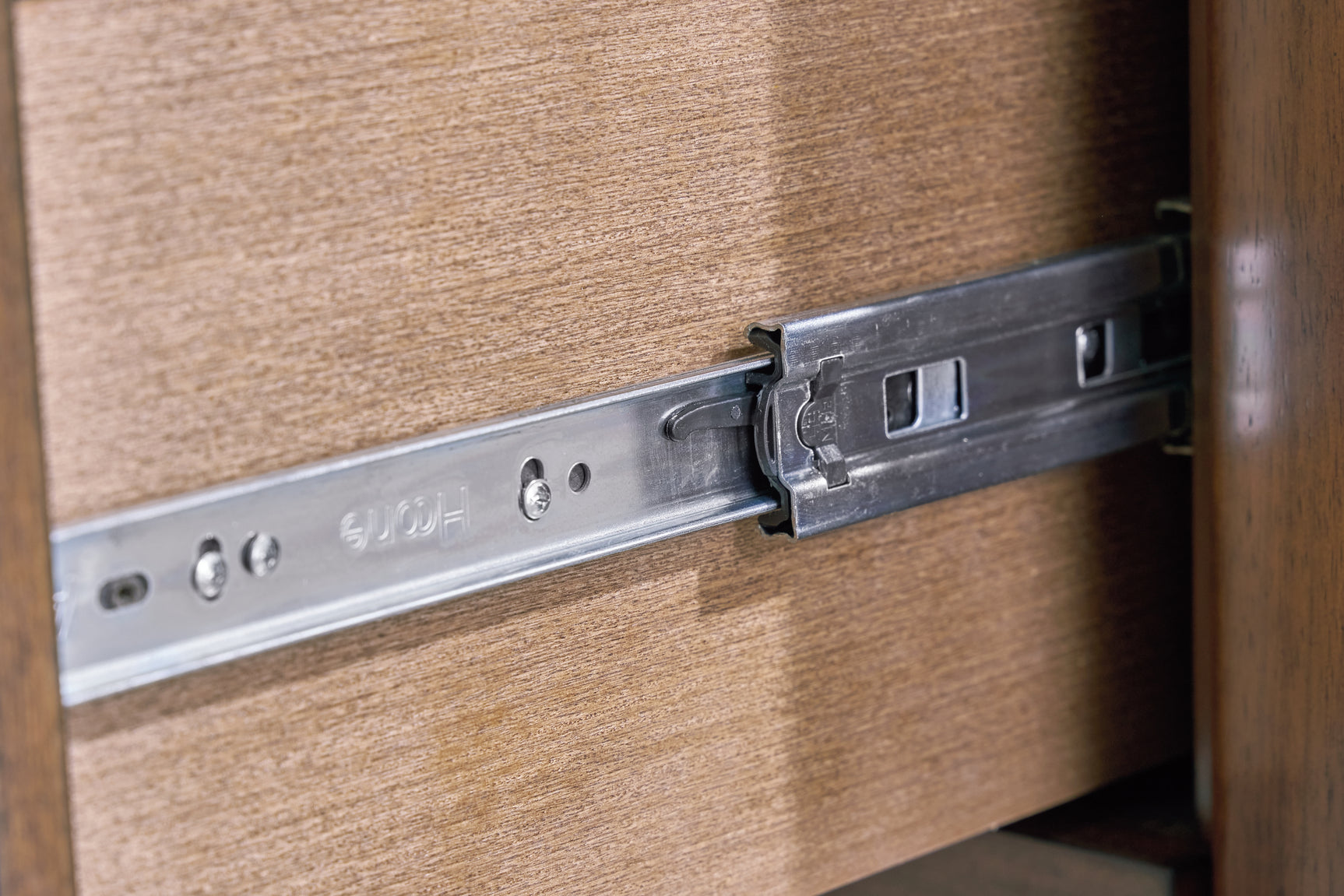 Lyncott Bedroom - Tampa Furniture Outlet