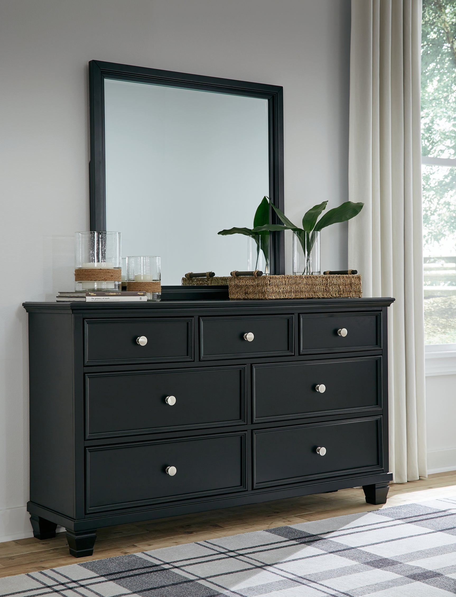 Lanolee Bedroom - Tampa Furniture Outlet