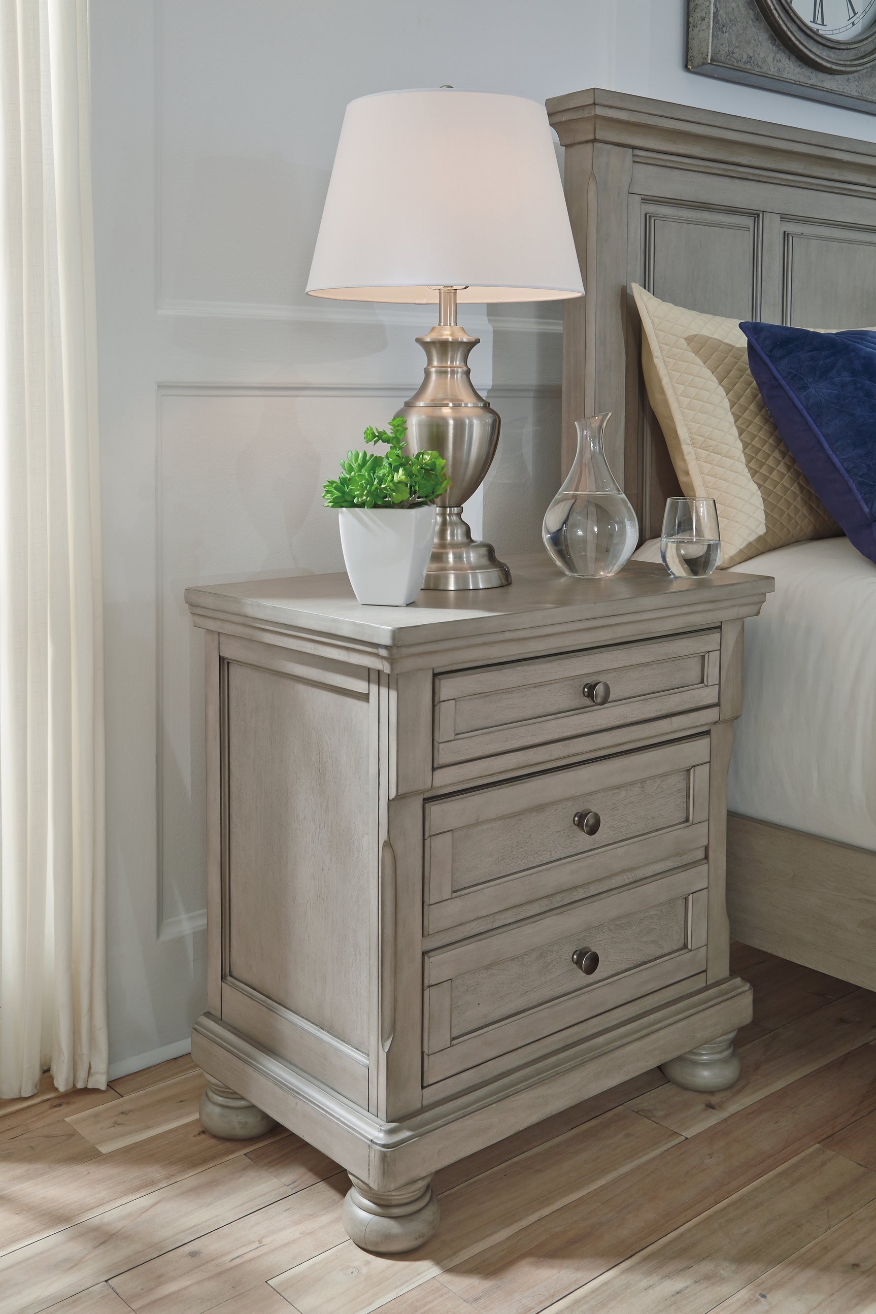 Lettner Bedroom - Tampa Furniture Outlet