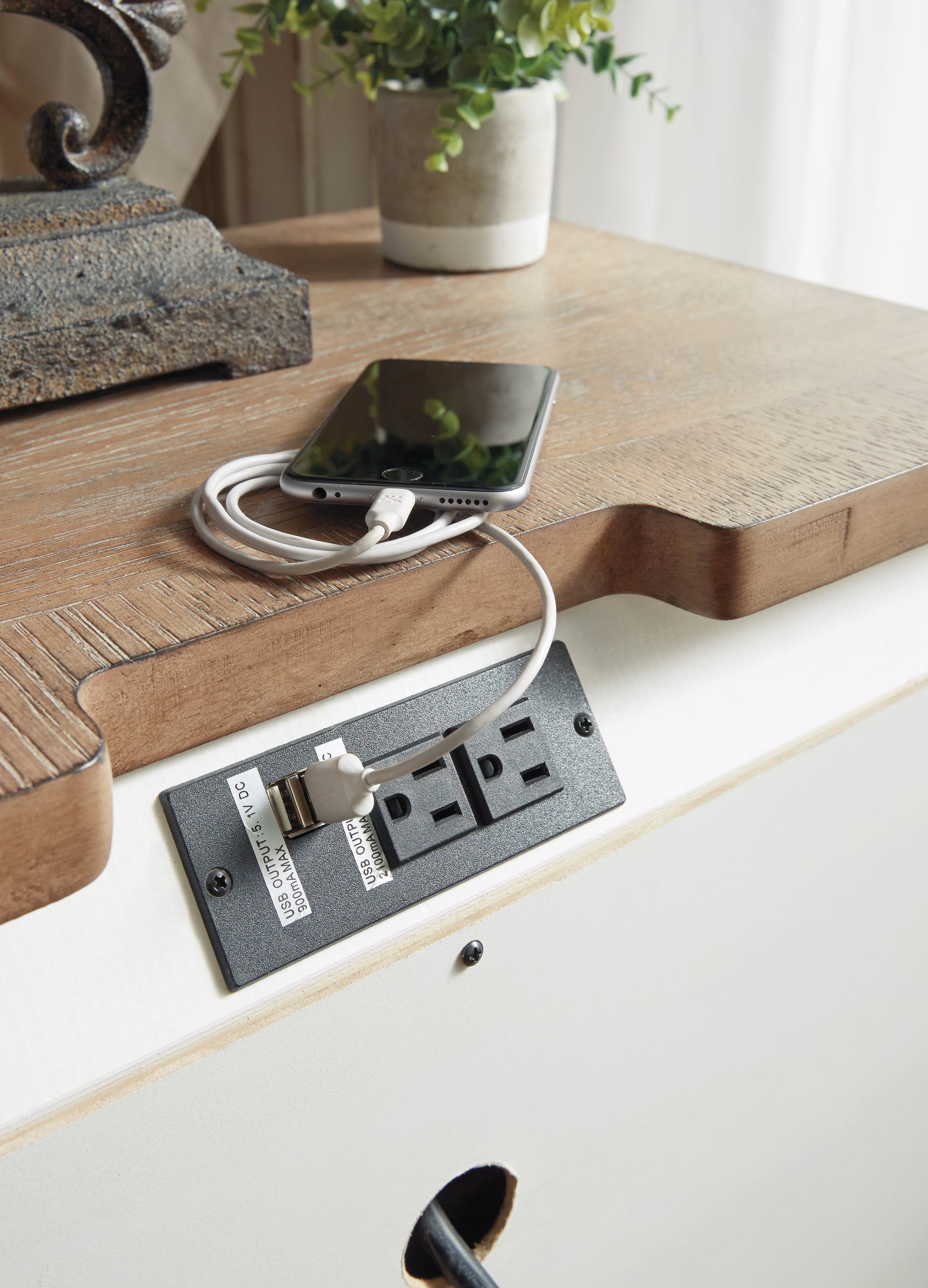 Realyn Bedroom - Tampa Furniture Outlet