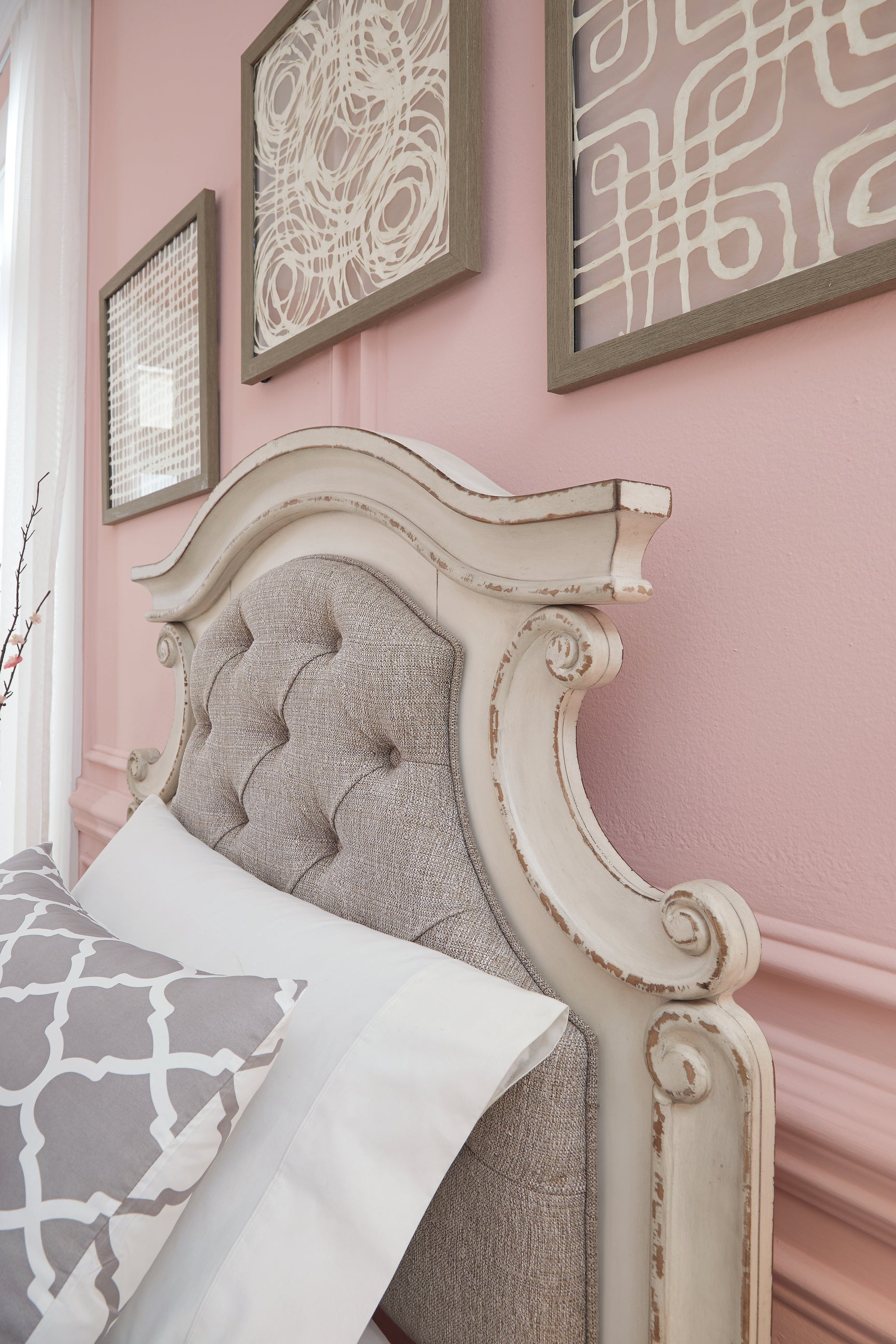 Realyn Bedroom - Tampa Furniture Outlet