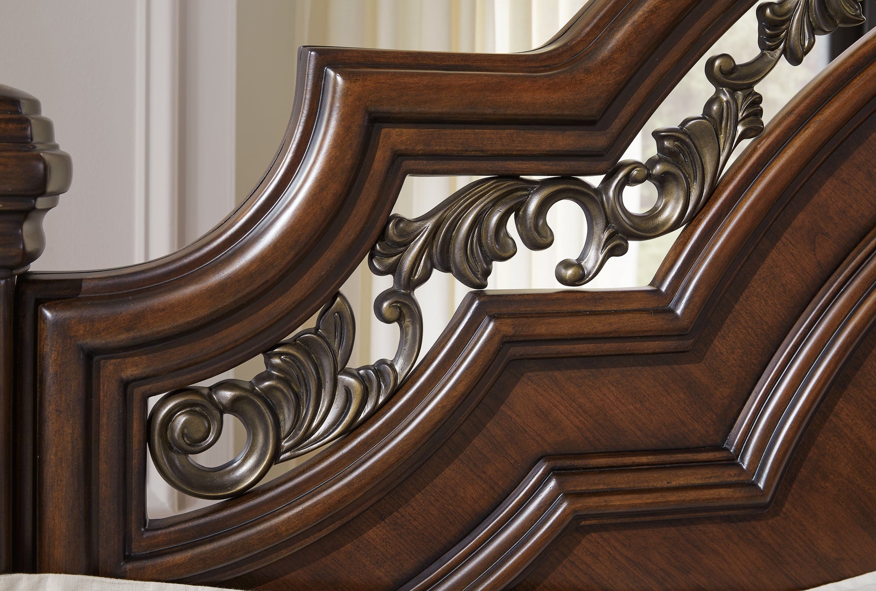 Lavinton Bedroom - Tampa Furniture Outlet