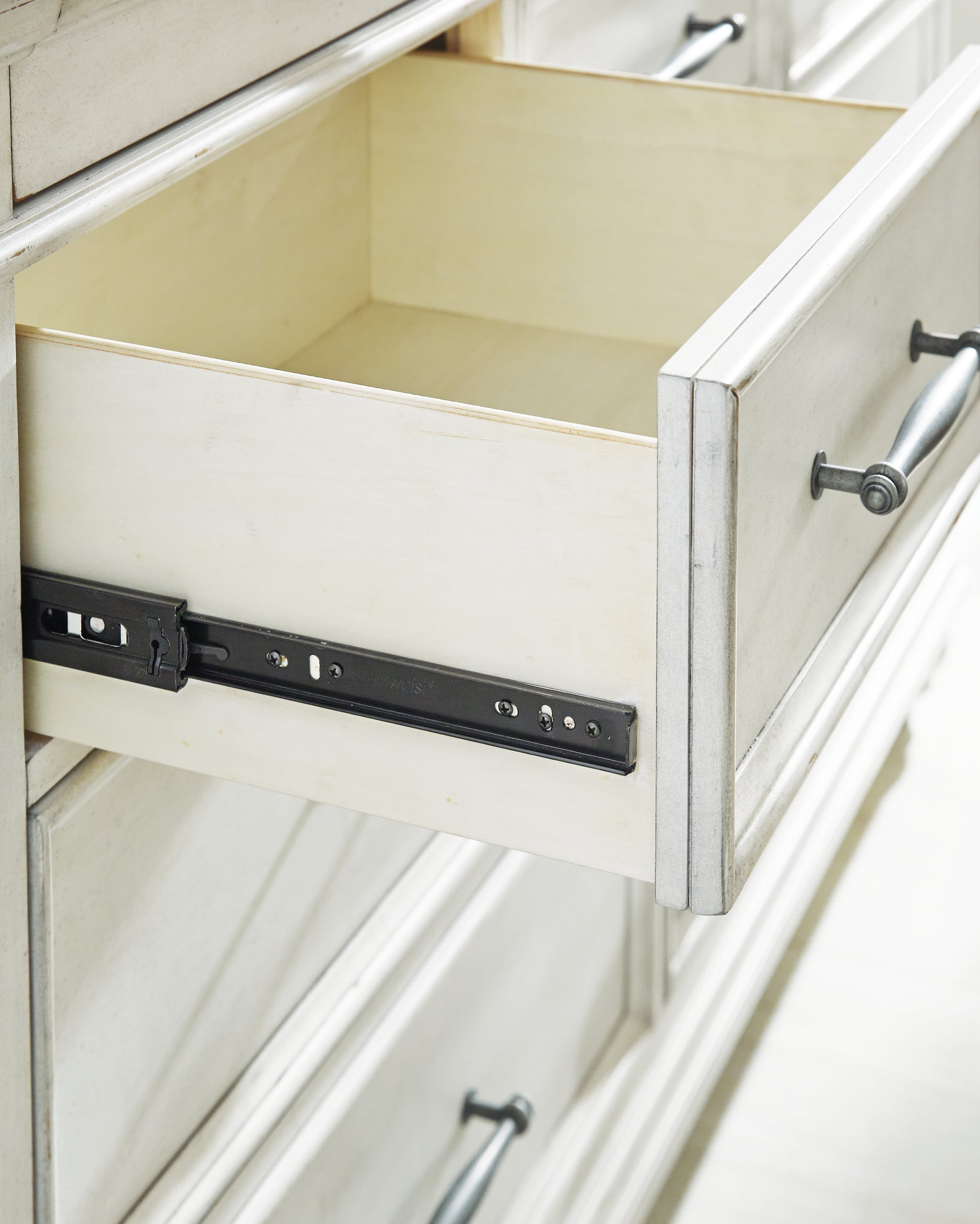 Kanwyn Bedroom - Tampa Furniture Outlet