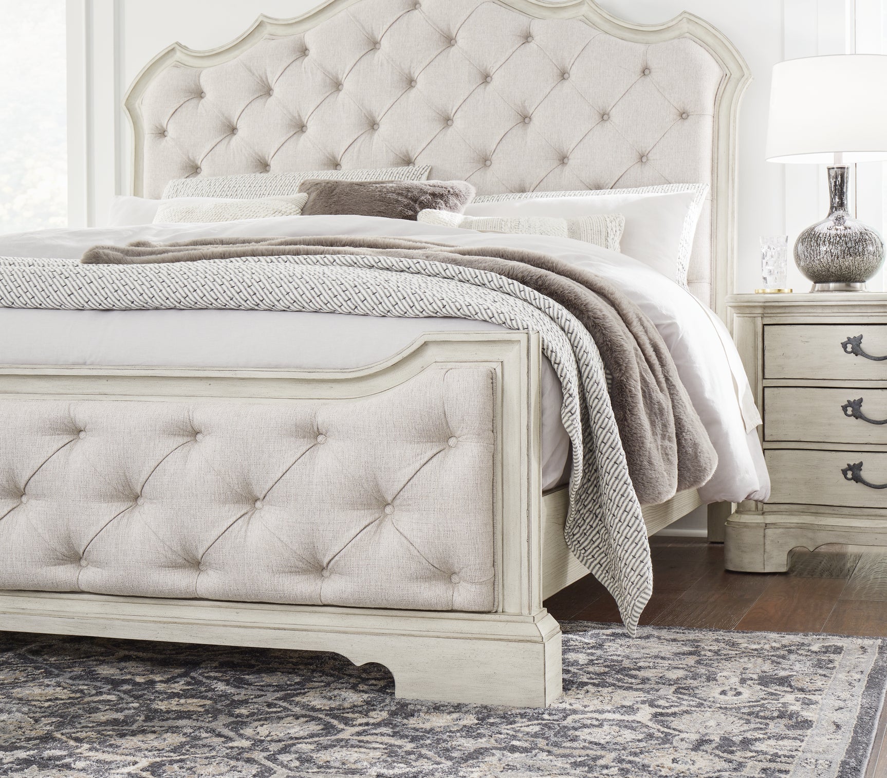 Arlendyne Bedroom - Tampa Furniture Outlet