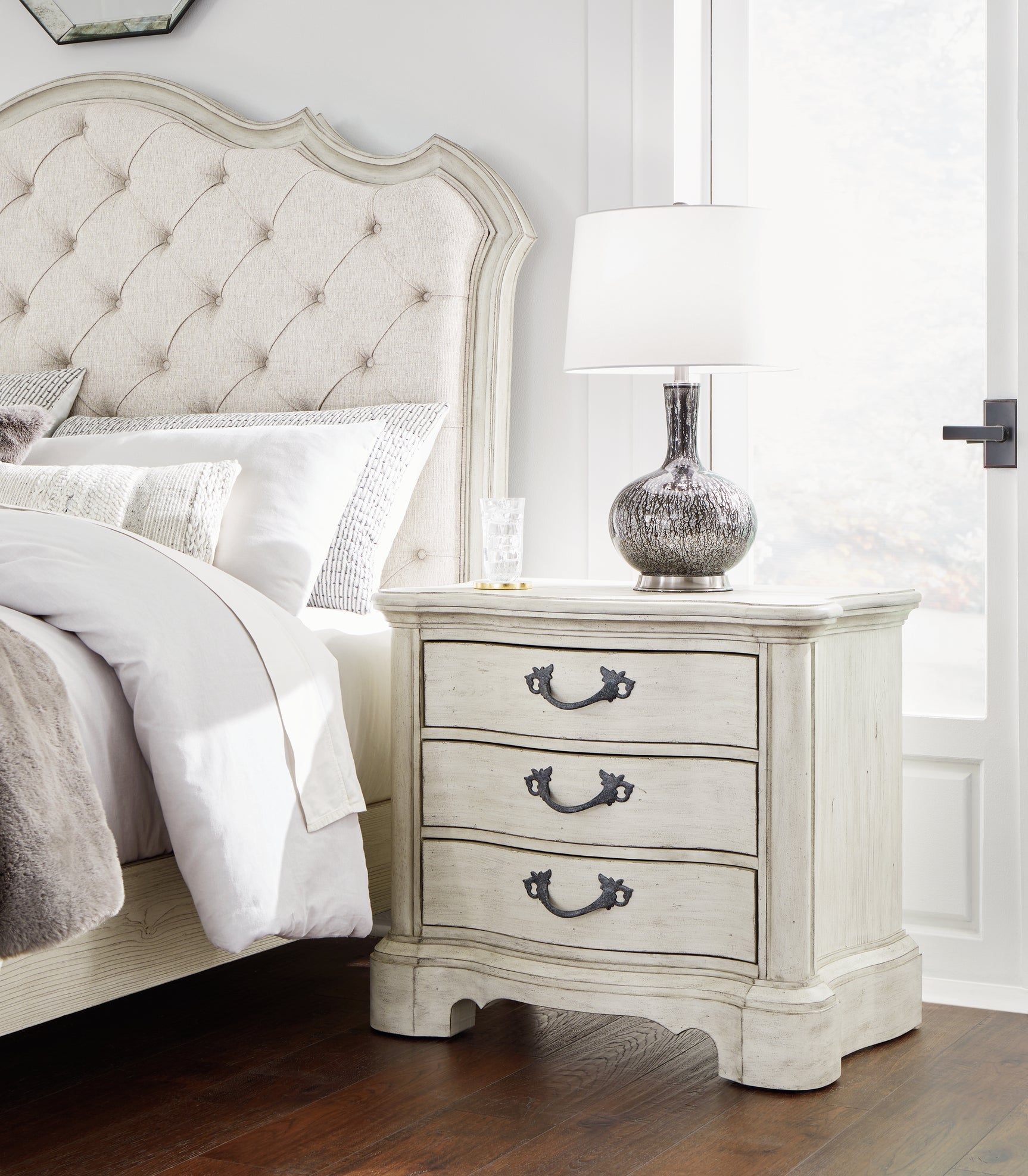 Arlendyne Bedroom - Tampa Furniture Outlet