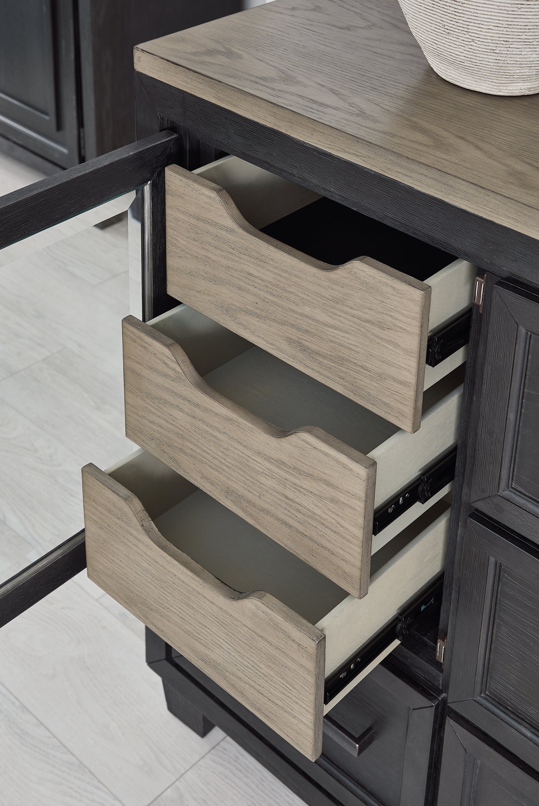 Foyland Bedroom - Tampa Furniture Outlet