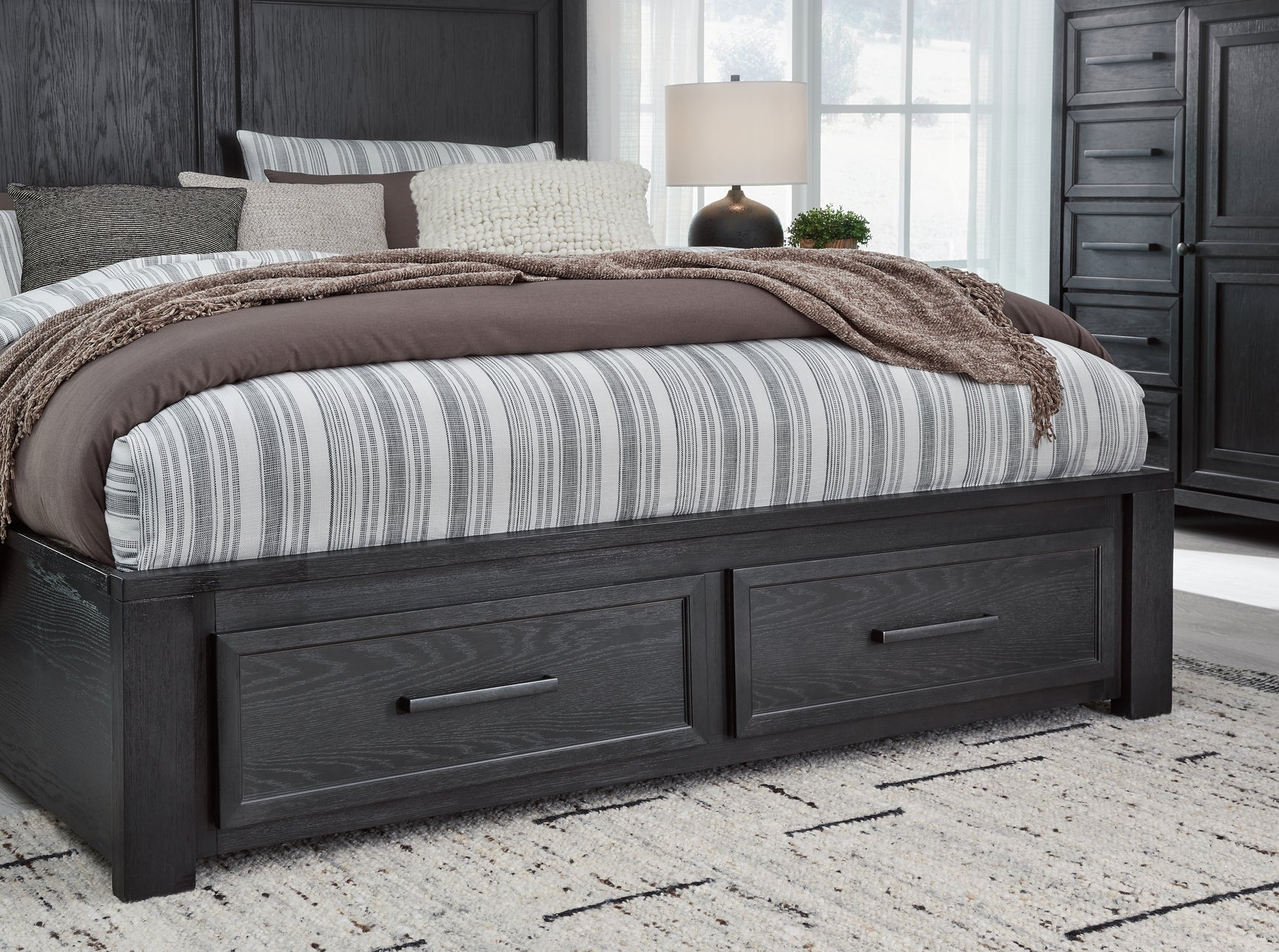 Foyland Bedroom - Tampa Furniture Outlet