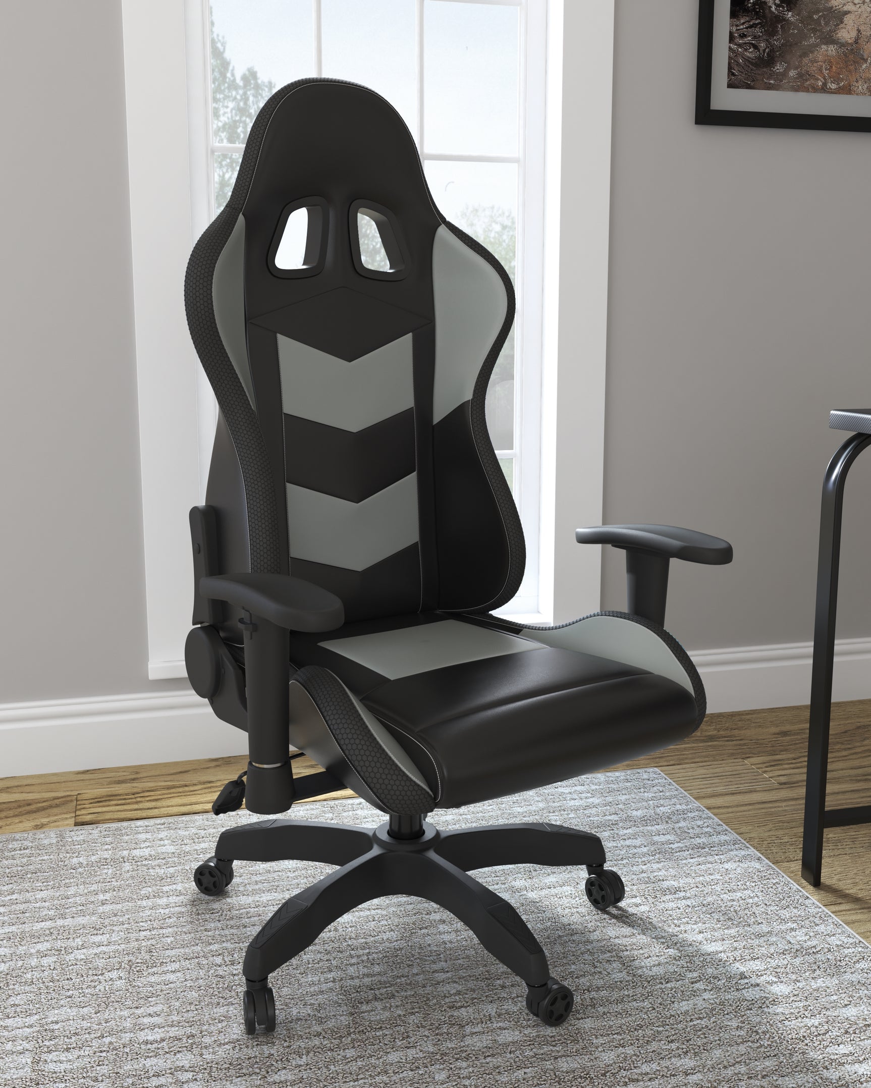 Lynxtyn Desk Chair - Tampa Furniture Outlet