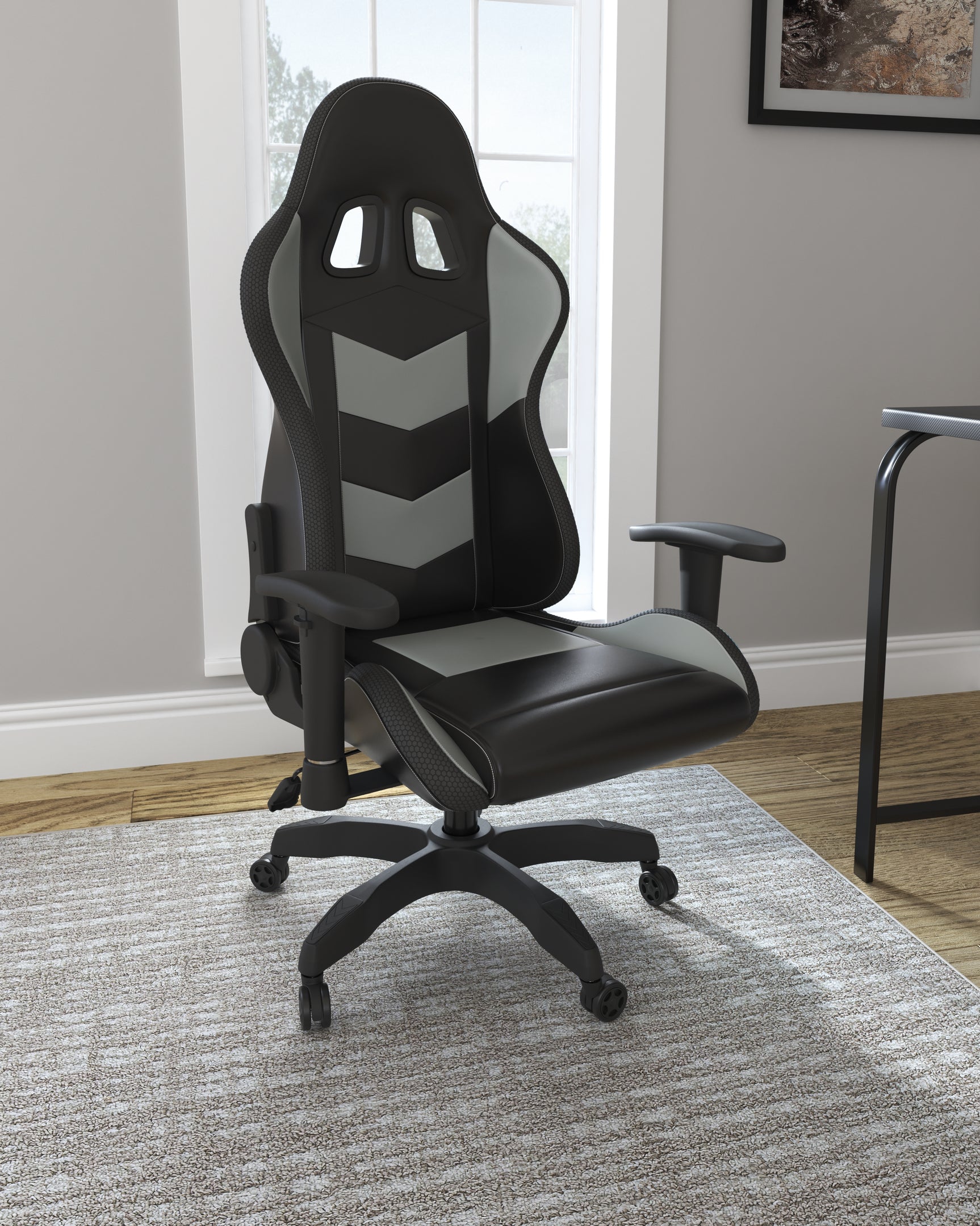 Lynxtyn Desk Chair - Tampa Furniture Outlet