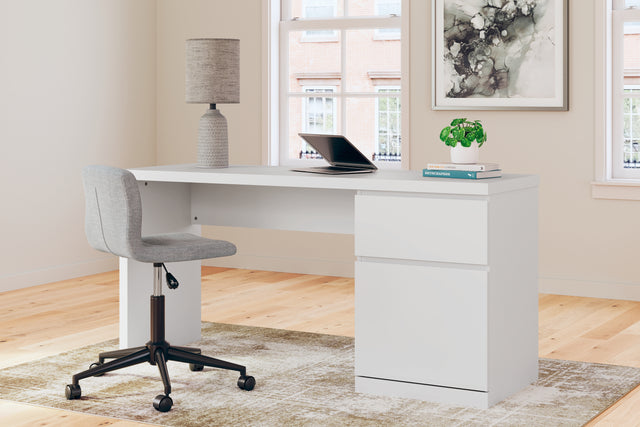 Tampa Furniture Outlet - Ashley Furniture - Onita Office Desk - Home Office Desk / White - H9630-134