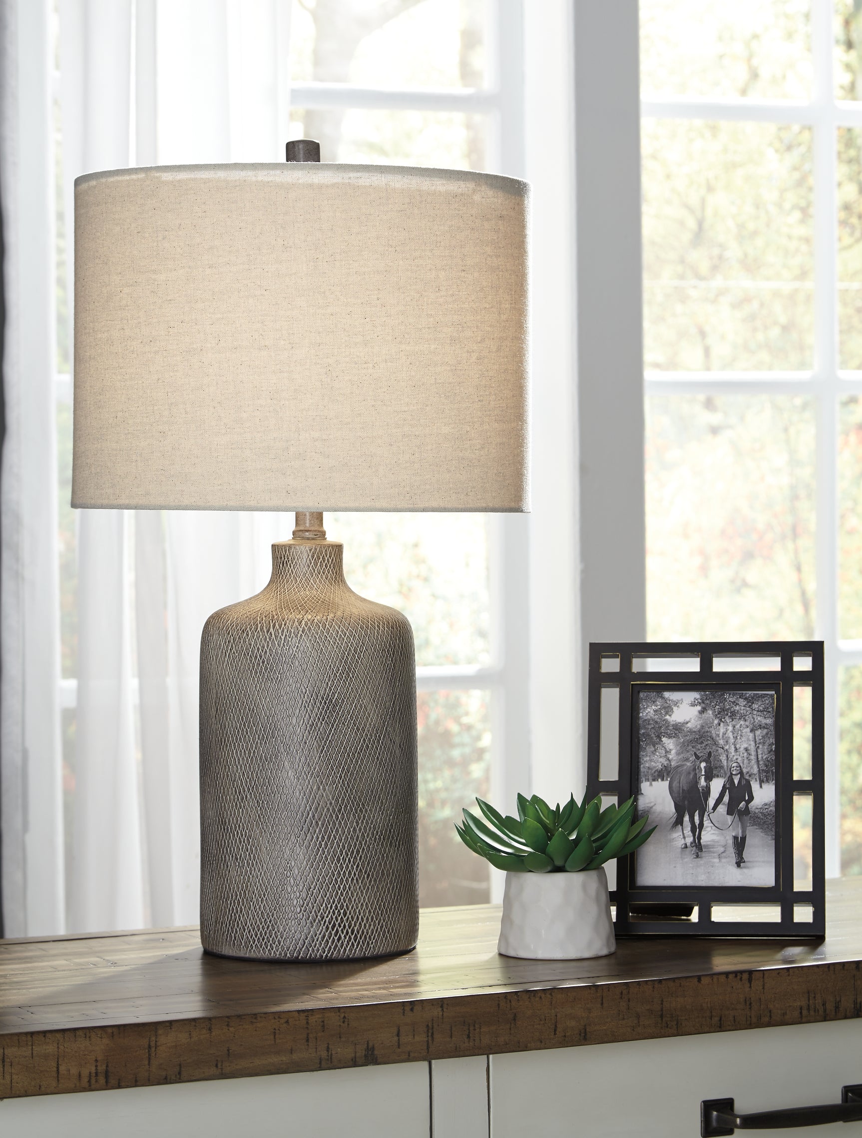 Tampa Furniture Outlet - Ashley Furniture - Linus Lighting - Ceramic Table Lamp (1/CN) / Antique Black - L117964