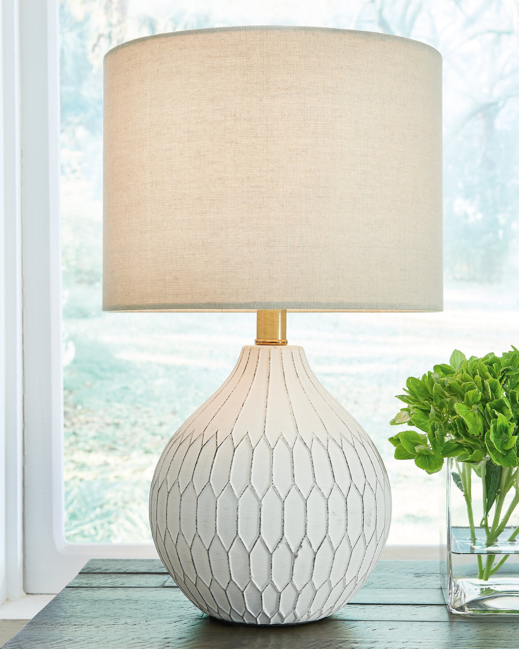 Tampa Furniture Outlet - Ashley Furniture - Wardmont Lighting - Table Lamp (Set of 2) / White - L180094X2
