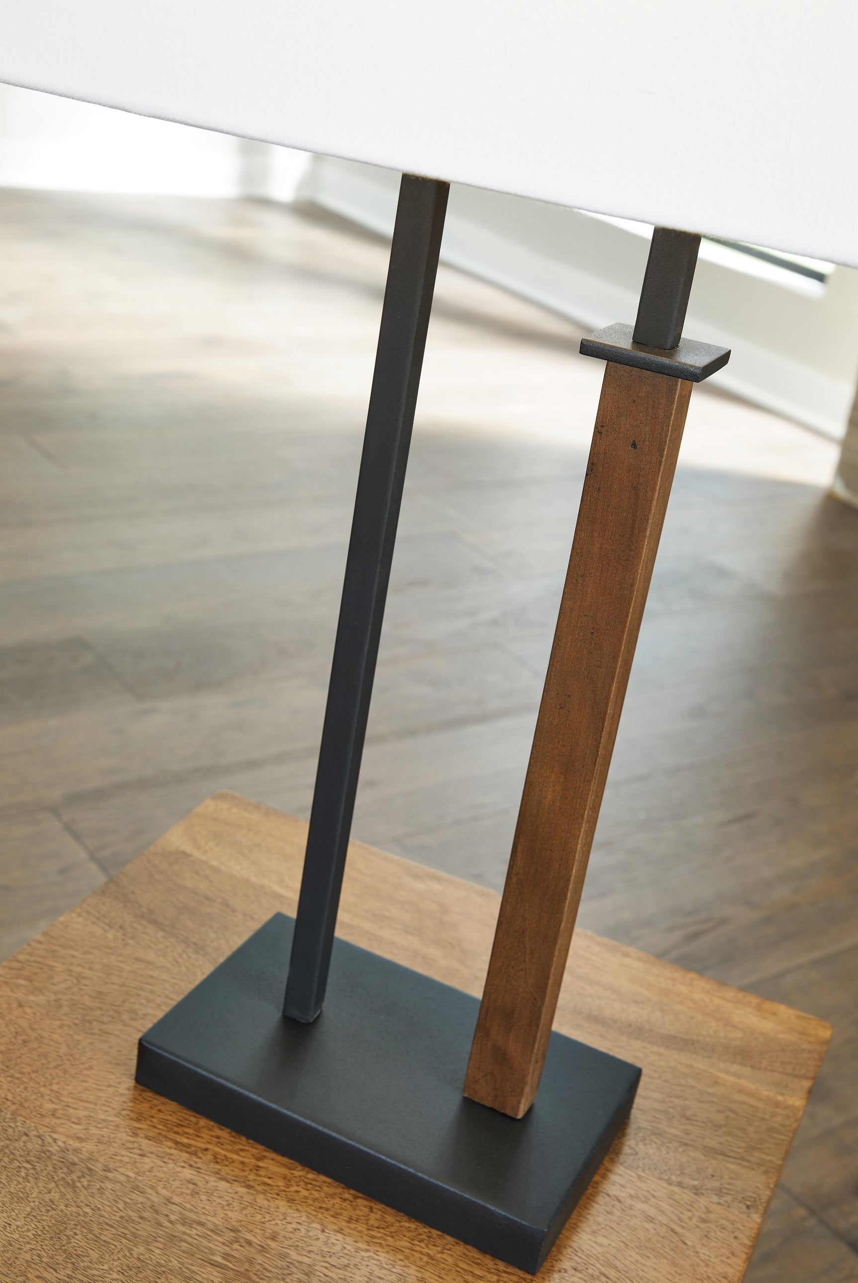 Voslen Lighting - Tampa Furniture Outlet