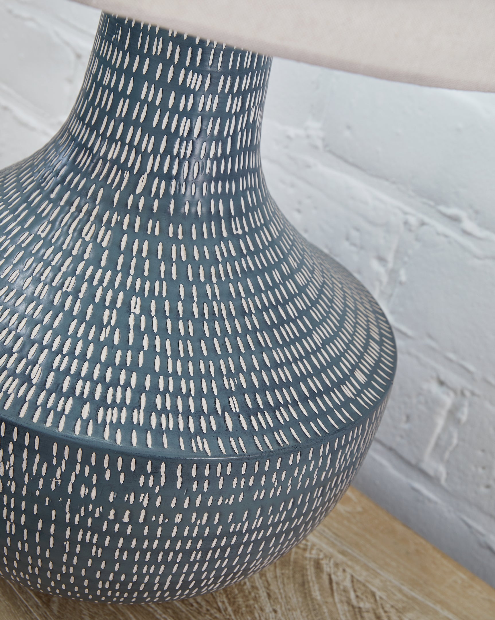 Schylarmont Lighting - Tampa Furniture Outlet