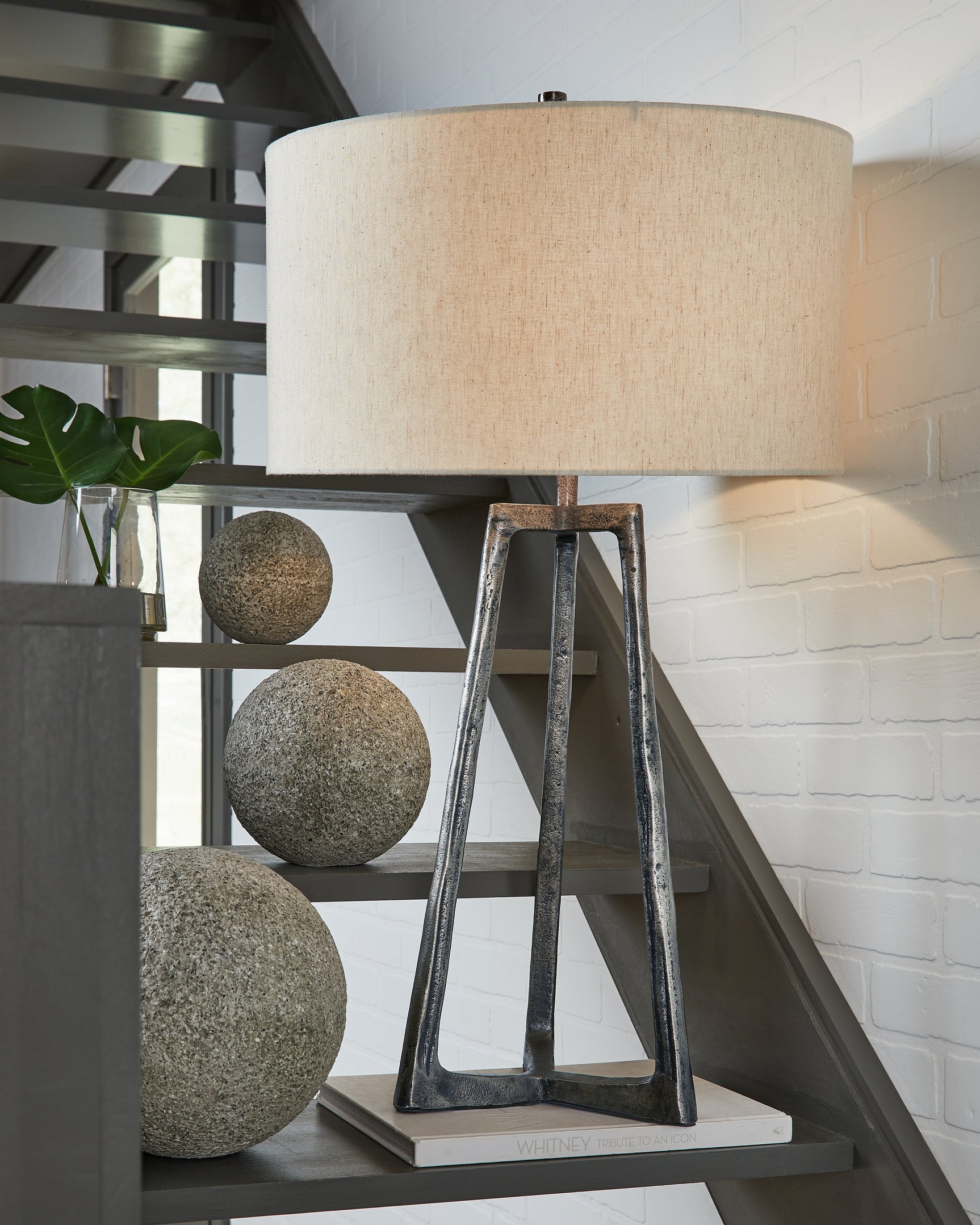 Ryandale Lighting - Tampa Furniture Outlet