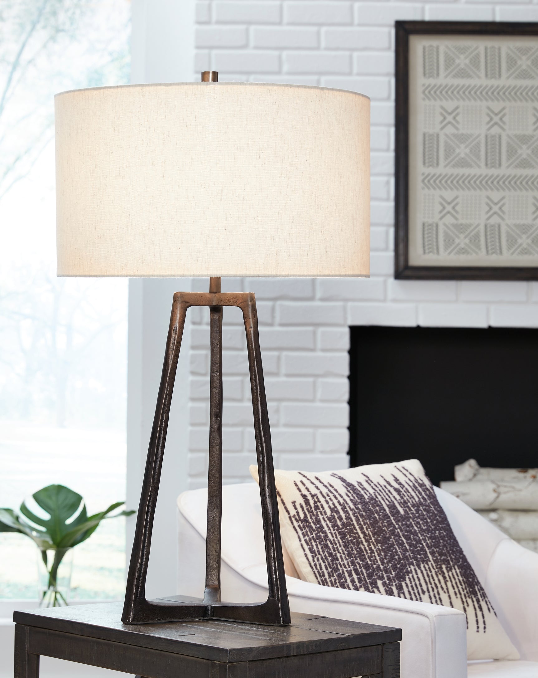 Ryandale Lighting - Tampa Furniture Outlet