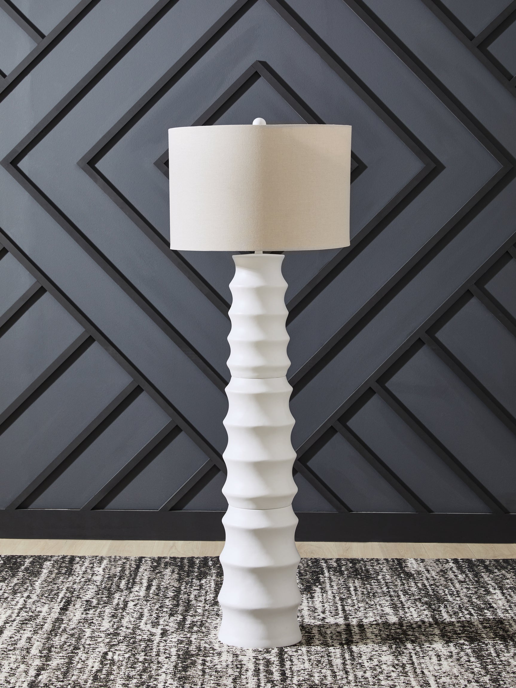 Tampa Furniture Outlet - Ashley Furniture - Veraleigh Lighting - Poly Floor Lamp (1/CN) / White - L235851
