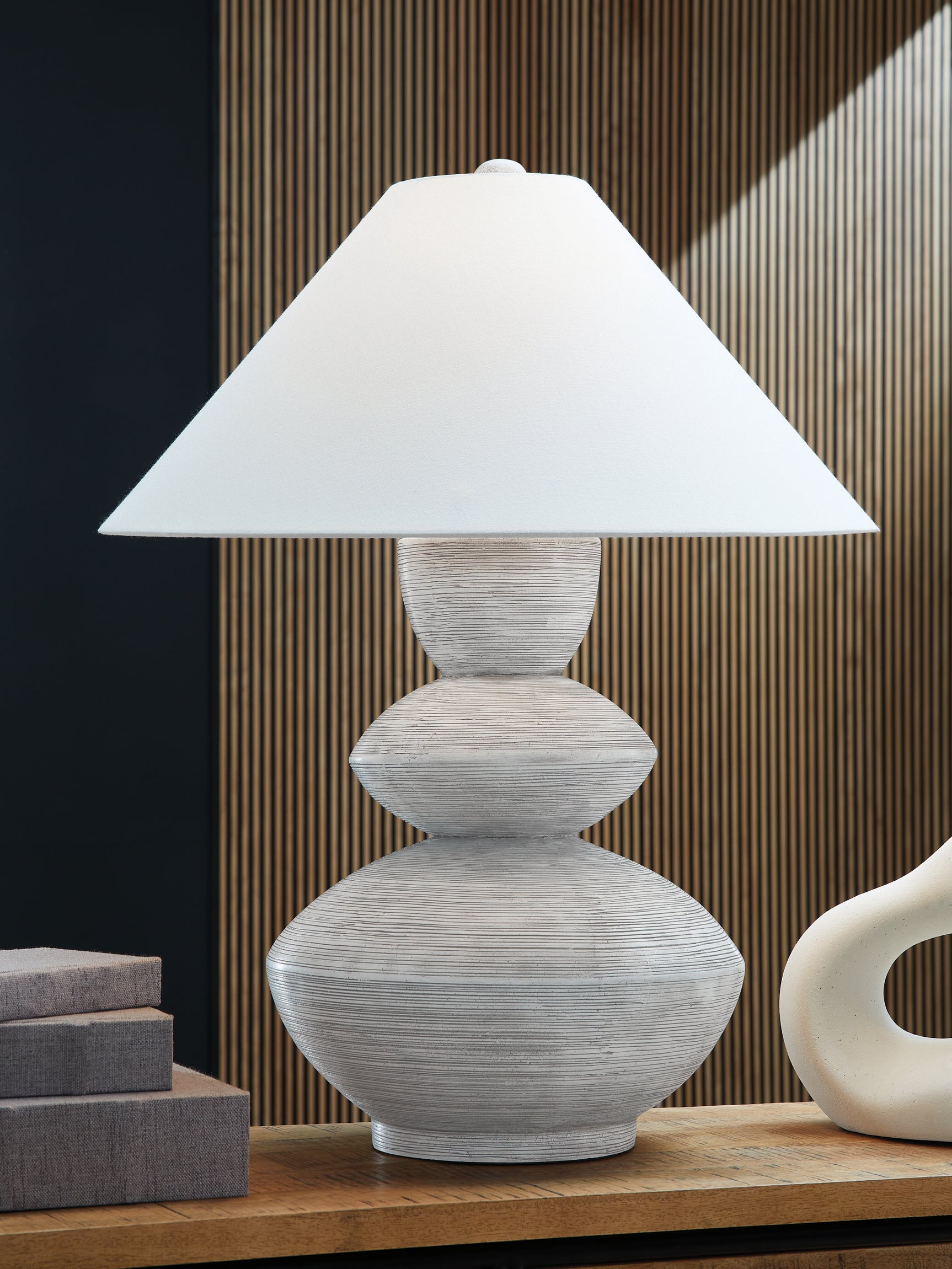Tampa Furniture Outlet - Ashley Furniture - Brickdon Lighting - Poly Table Lamp (1/CN) / Distressed White - L235874