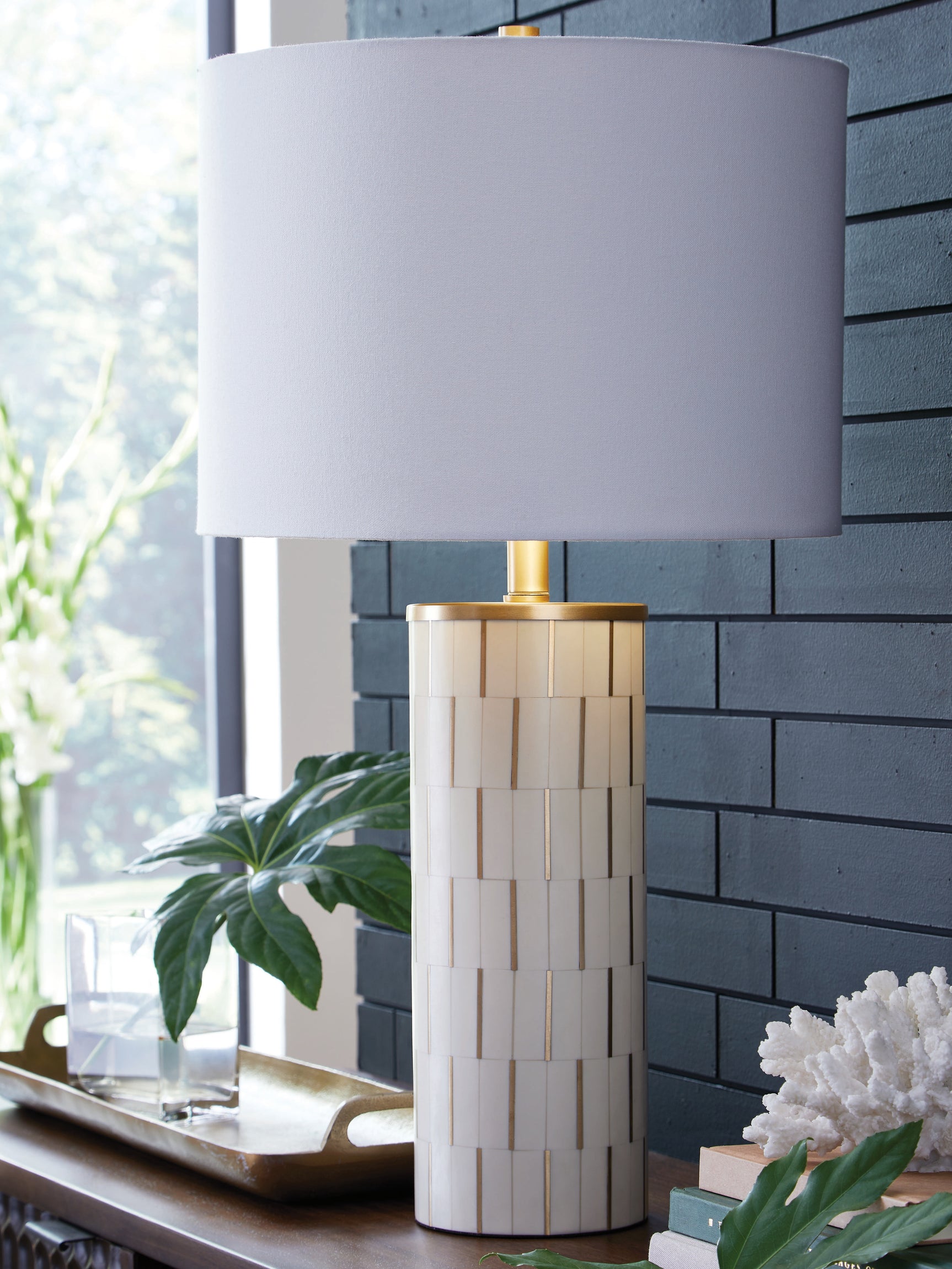Tampa Furniture Outlet - Ashley Furniture - Faridworth Lighting - Poly Table Lamp (1/CN) / White/Gold Finish - L235954