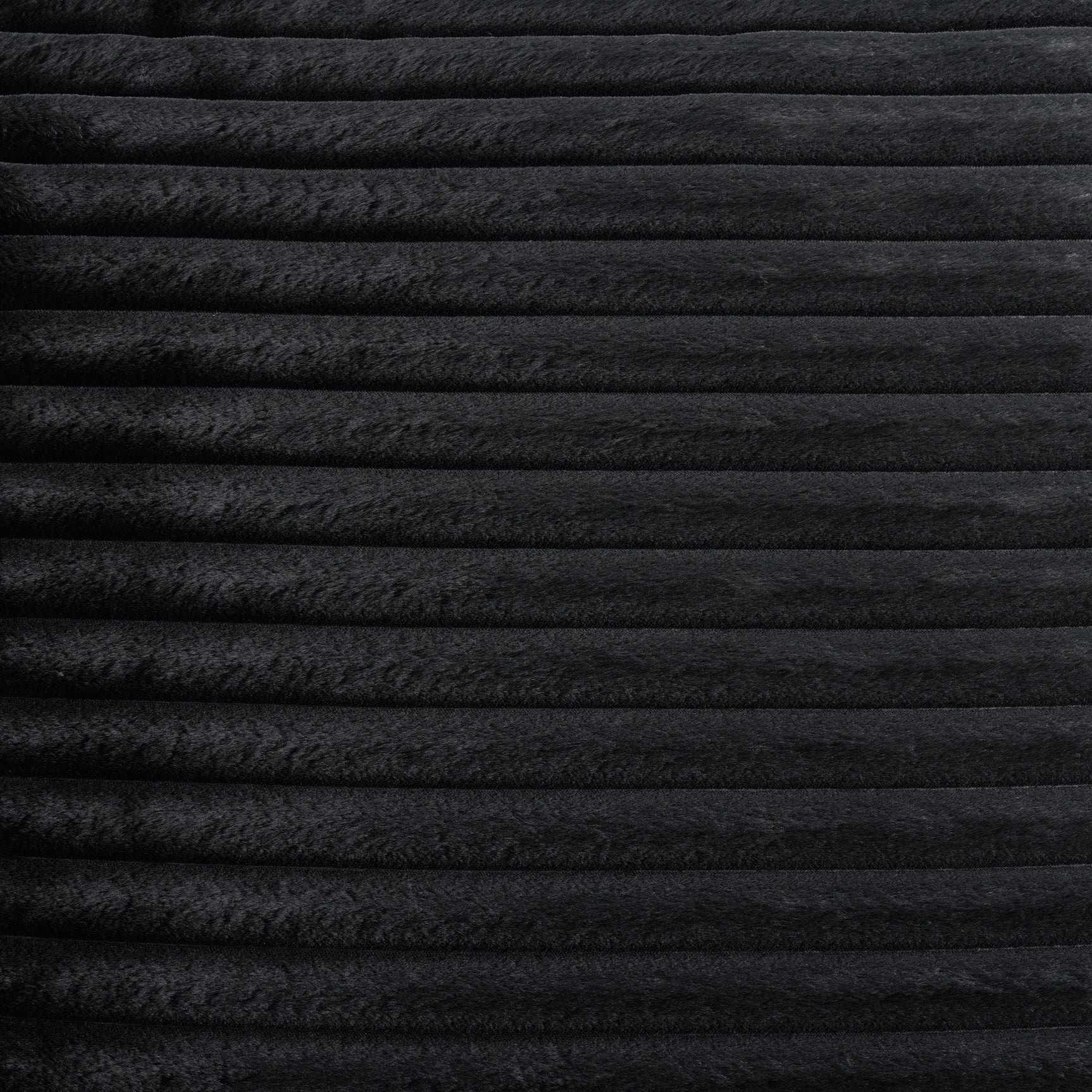 Nori Chaise with Heat Massage, USBC, LED in Masis Black