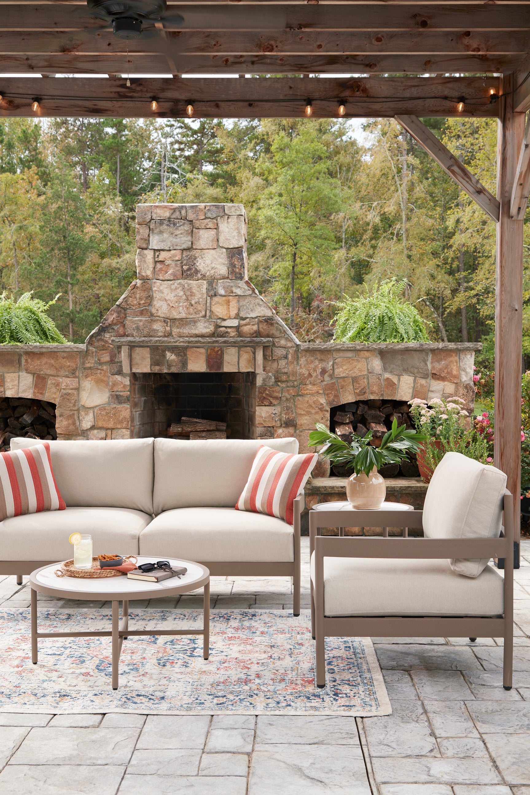 Bluff Trail Outdoor - Tampa Furniture Outlet