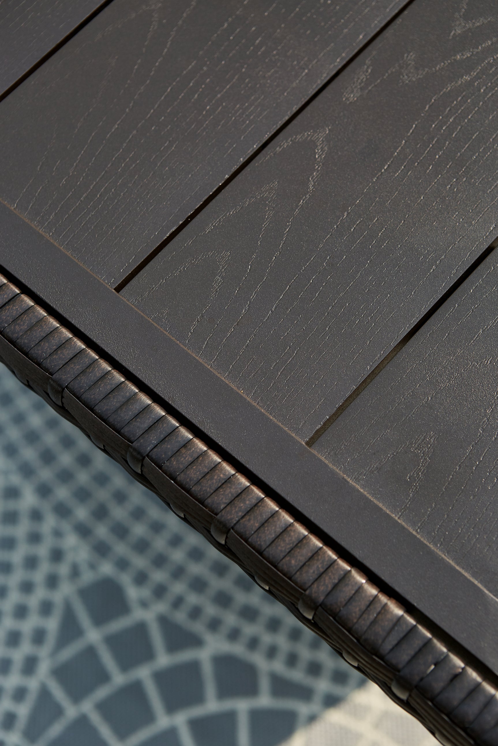 Easy Isle Outdoor - Tampa Furniture Outlet