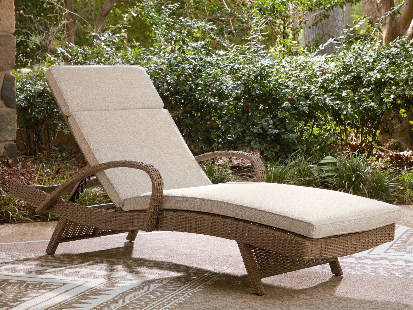 Tampa Furniture Outlet - Ashley Furniture - Laguna Heights Outdoor - Chaise Lounge with Cushion / Beige - PCP790-815