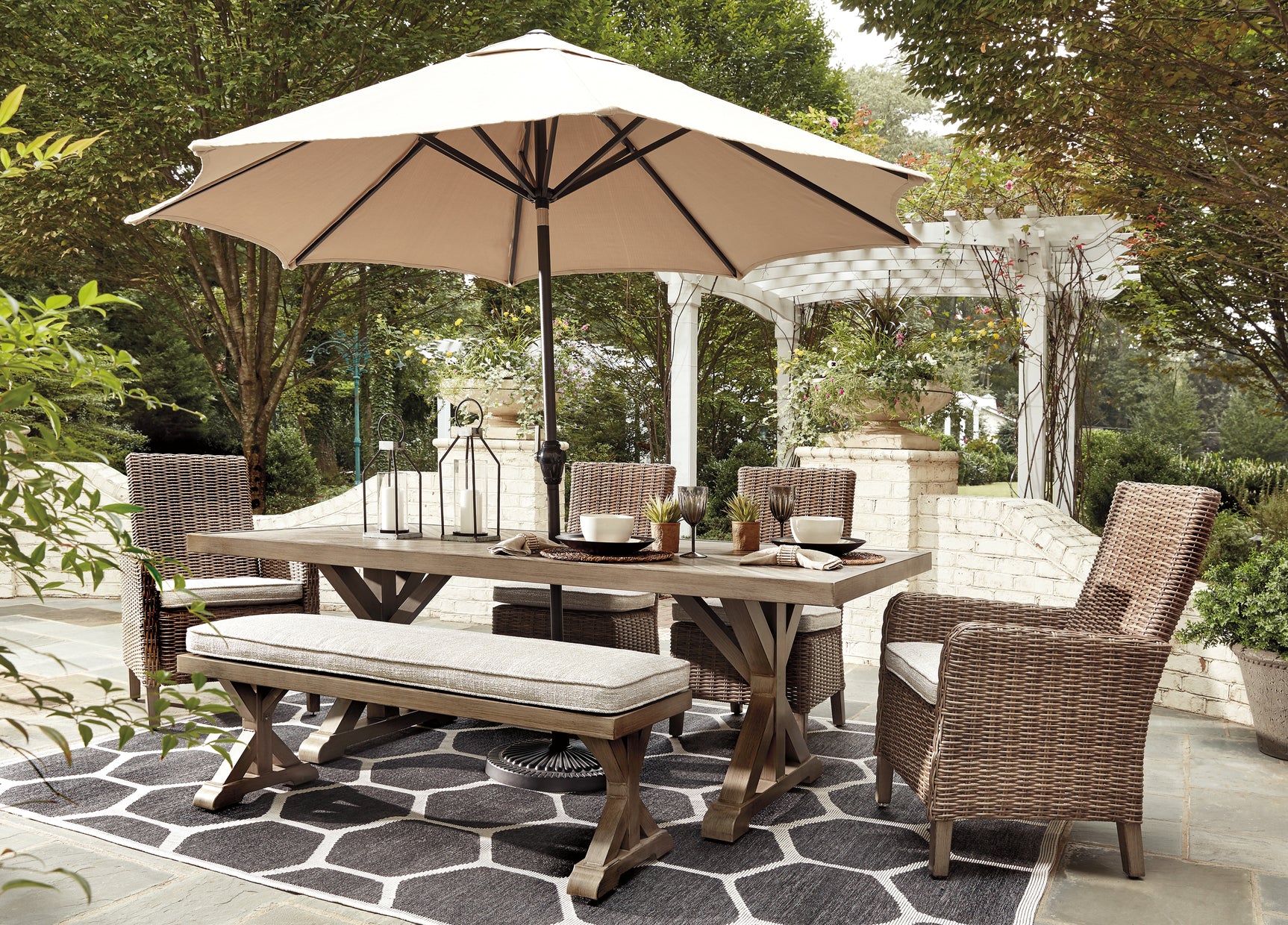 Beachcroft Outdoor - Tampa Furniture Outlet