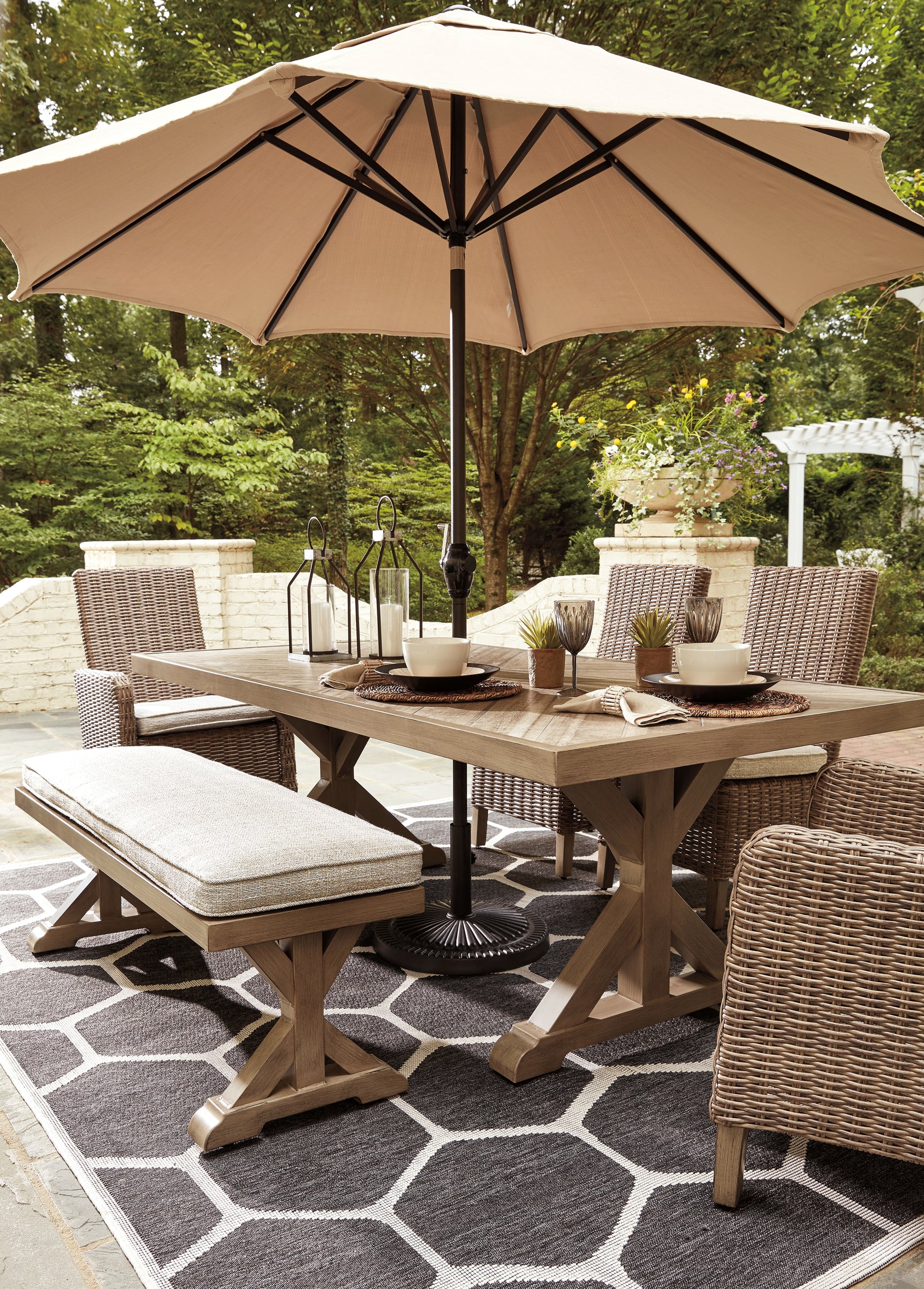 Beachcroft Outdoor - Tampa Furniture Outlet