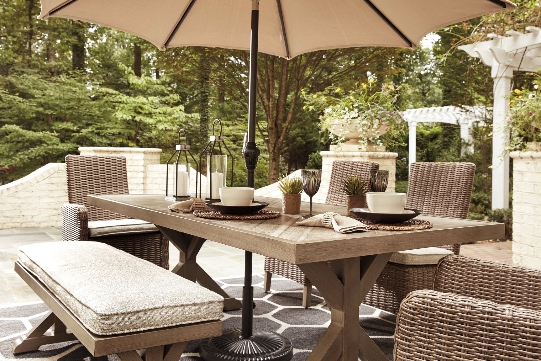 Beachcroft Outdoor - Tampa Furniture Outlet