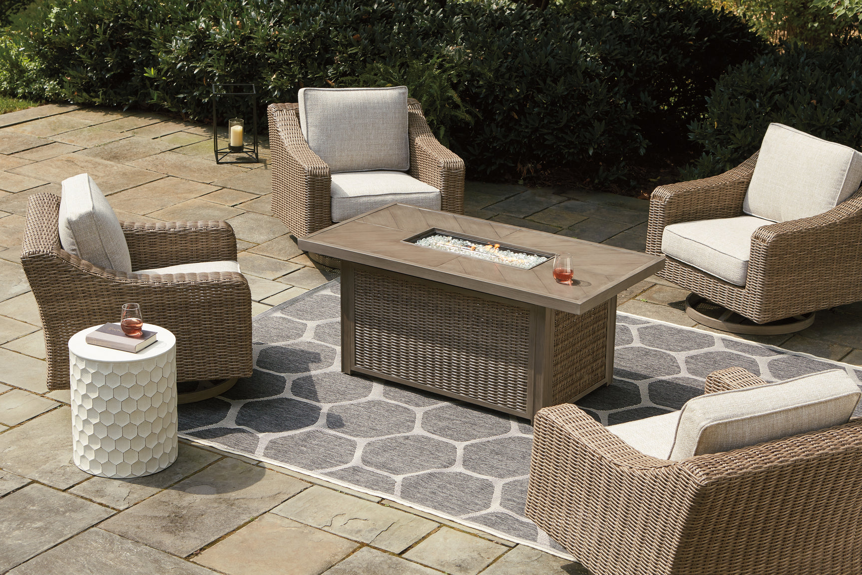 Beachcroft Outdoor - Tampa Furniture Outlet