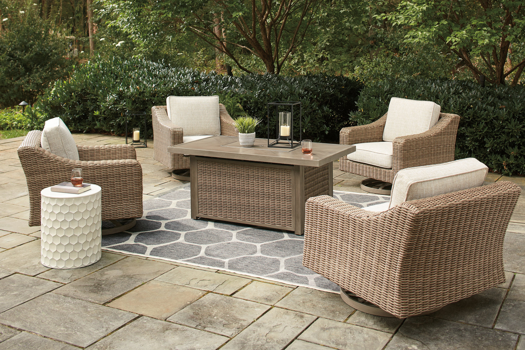 Beachcroft Outdoor - Tampa Furniture Outlet