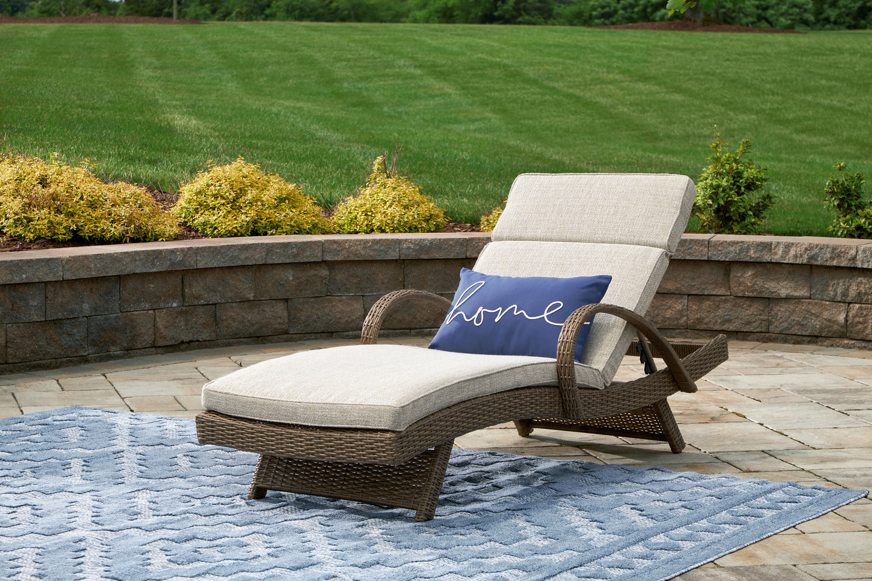 Beachcroft Outdoor - Tampa Furniture Outlet