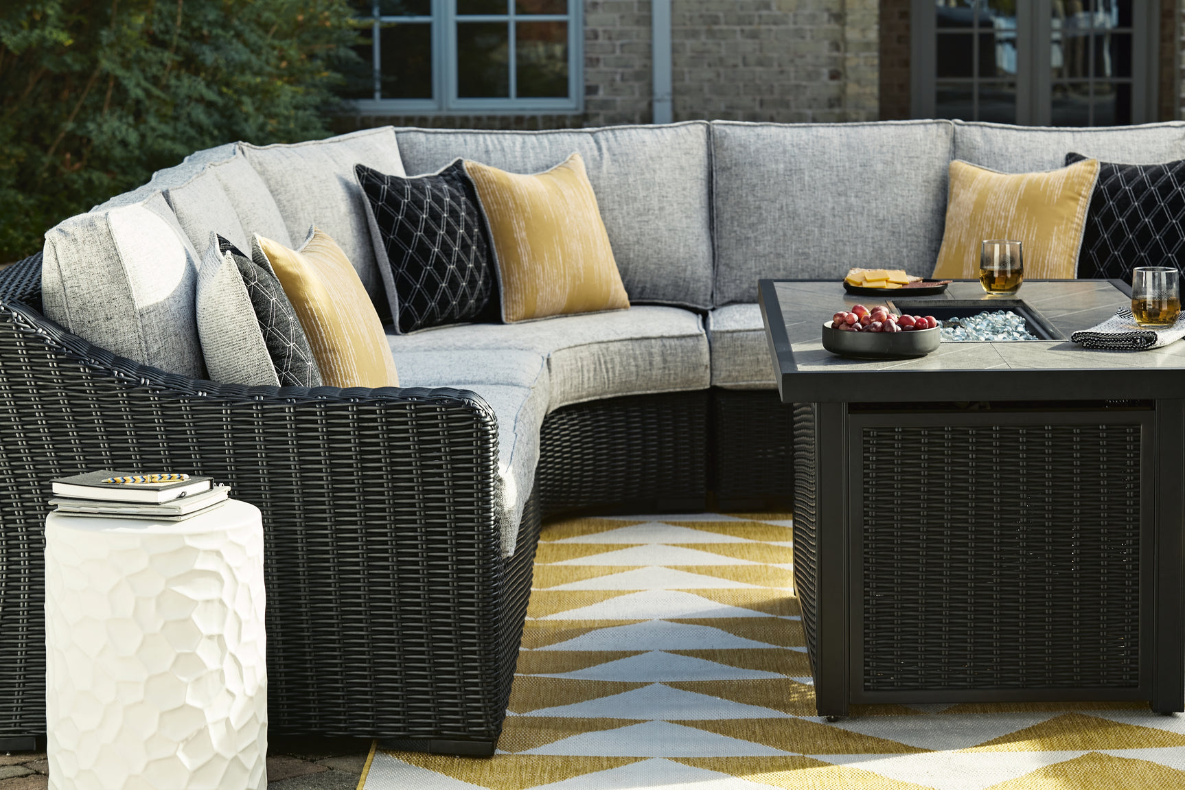 Beachcroft Outdoor - Tampa Furniture Outlet