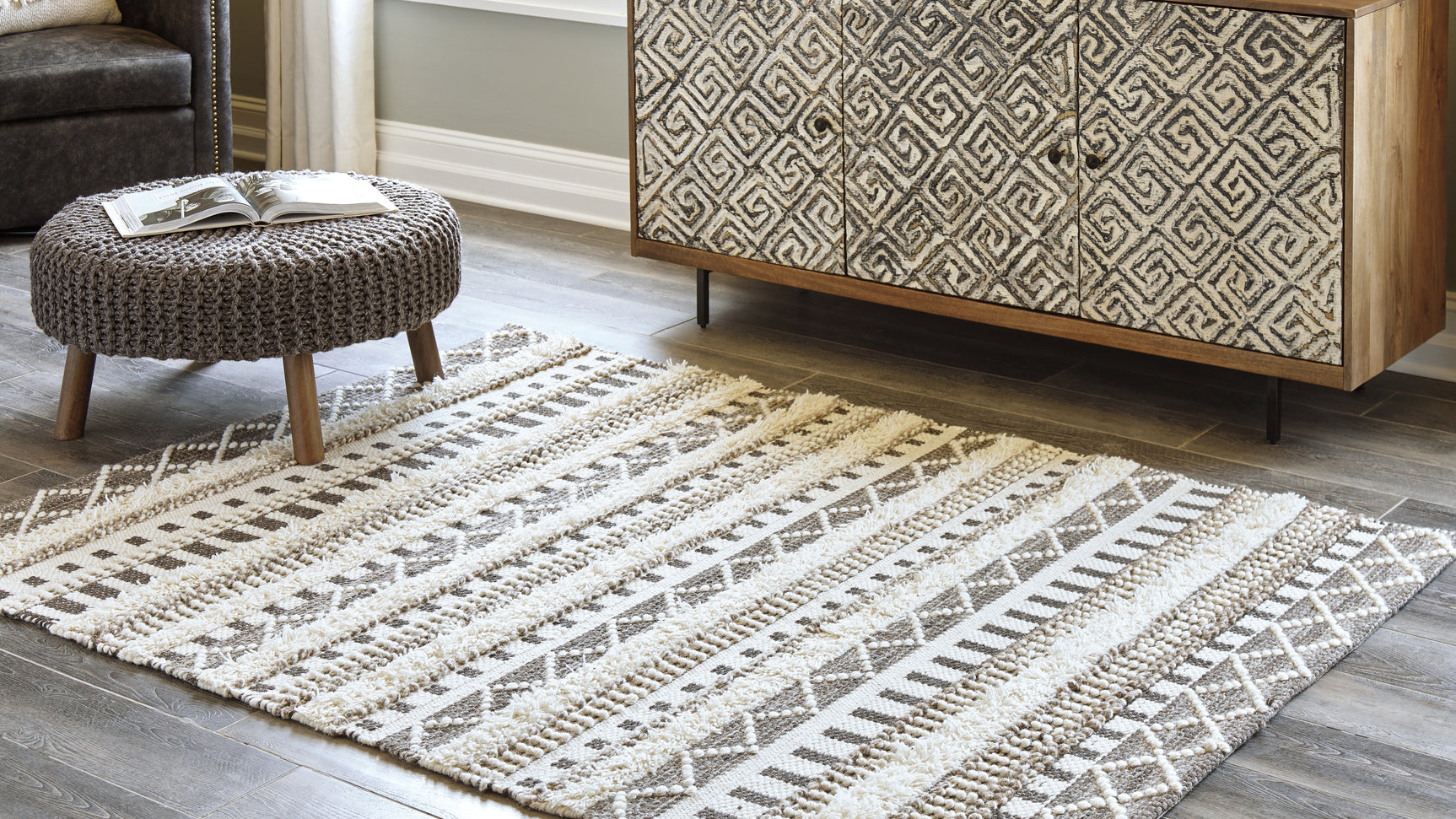 Tampa Furniture Outlet - Ashley Furniture - Karalee Rug - 8' x 10' Rug / Ivory/Brown - R404441