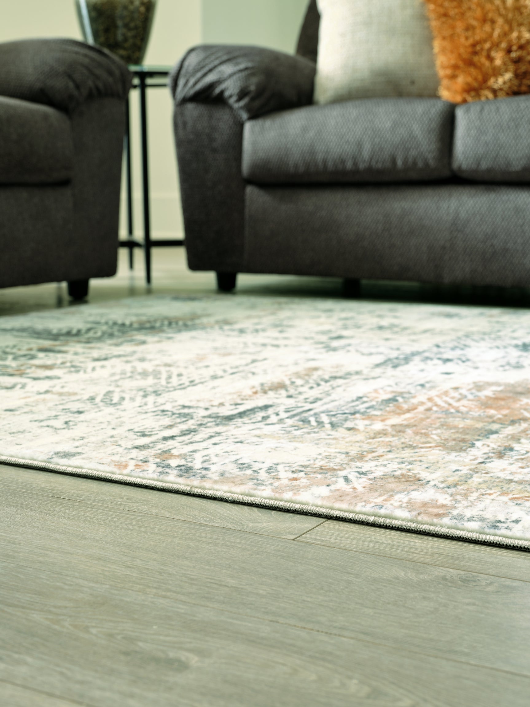 Redlings Rug - Tampa Furniture Outlet