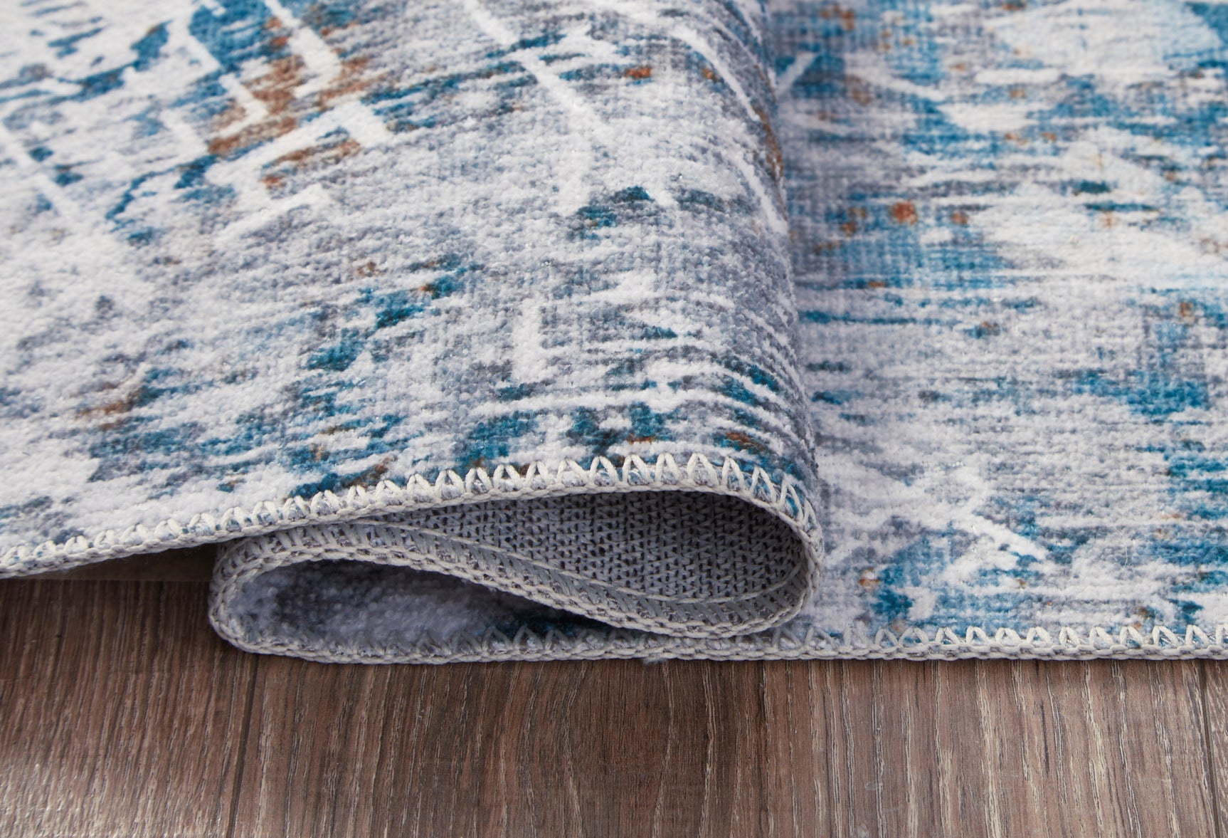 Garyard Rug - Tampa Furniture Outlet