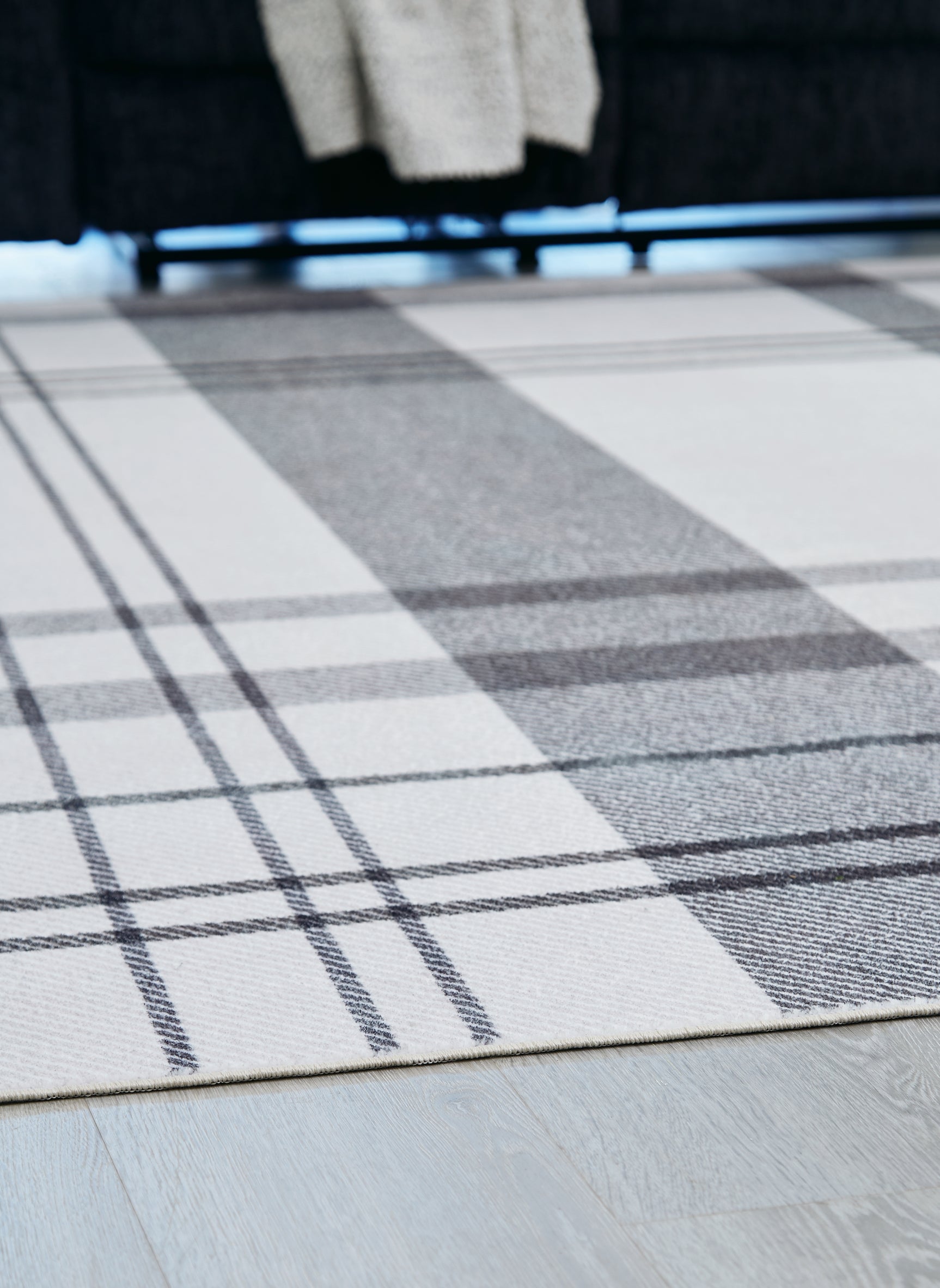 Kaidlow Rug - Tampa Furniture Outlet