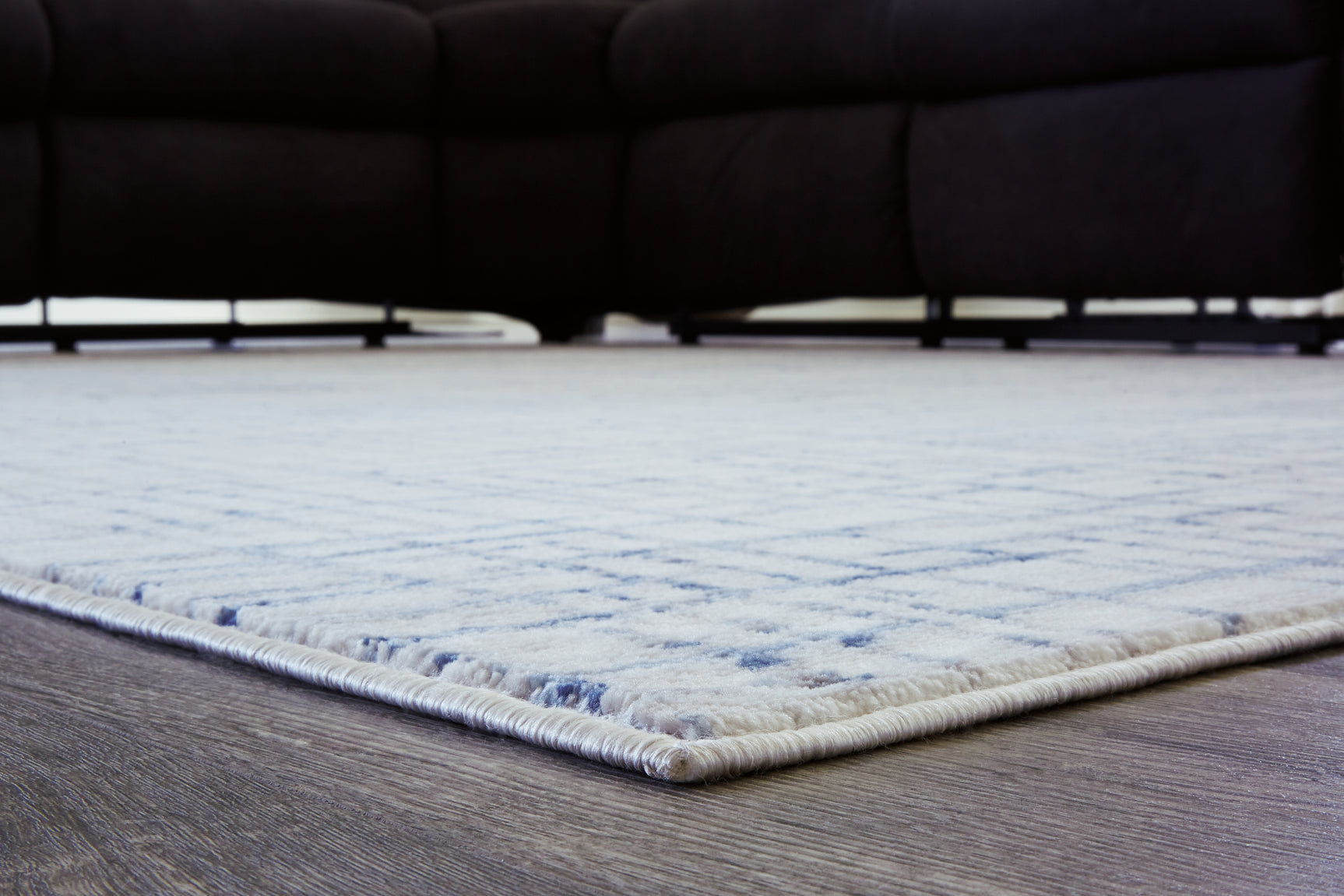 Beckfille Rug - Tampa Furniture Outlet