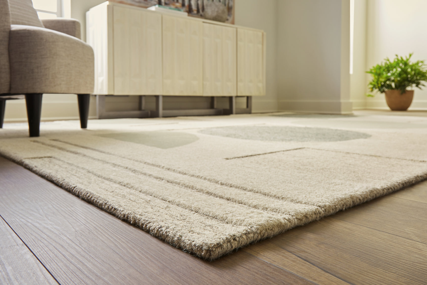 Dallane Rug - Tampa Furniture Outlet