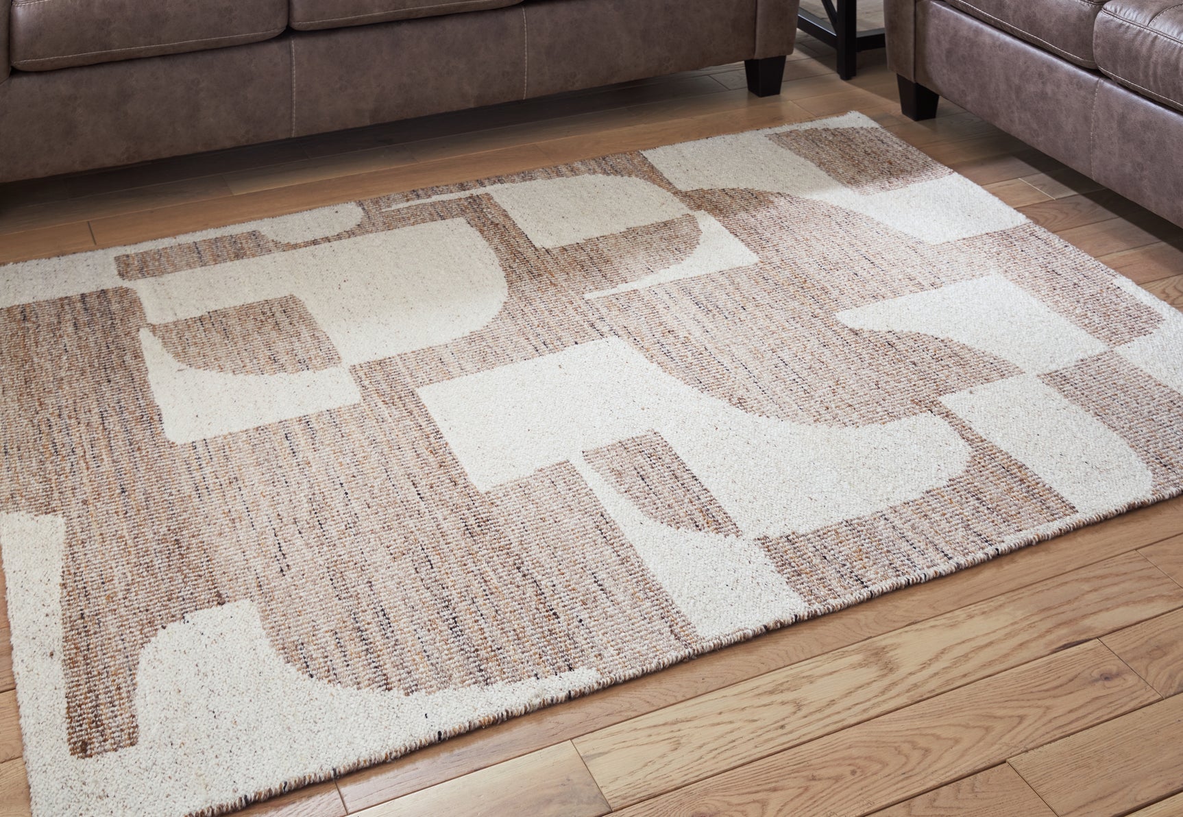 Brynnfield Rug - Tampa Furniture Outlet