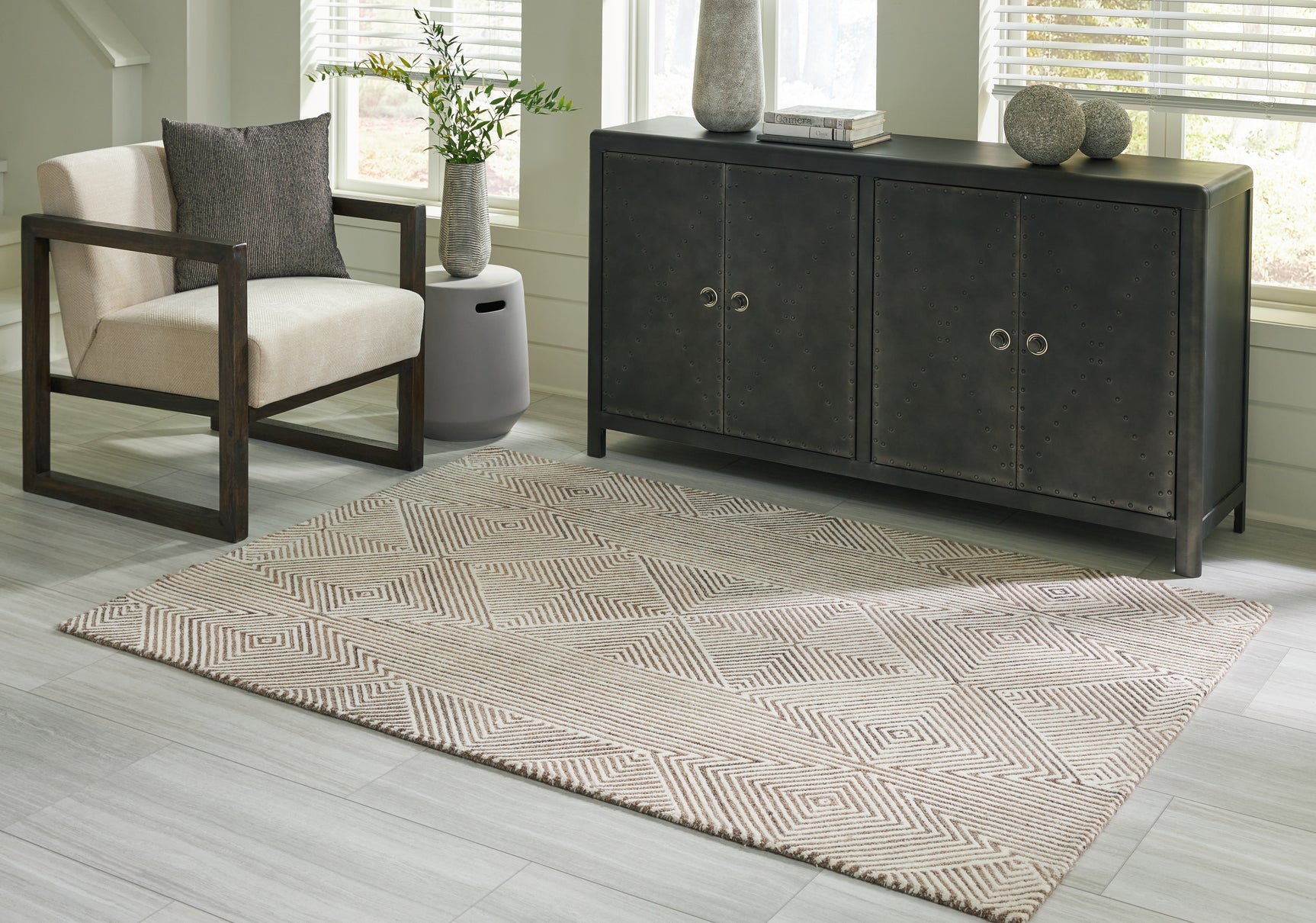 Tampa Furniture Outlet - Ashley Furniture - Jadott Rug - 8' x 10' Rug / Beige/Brown - R406801