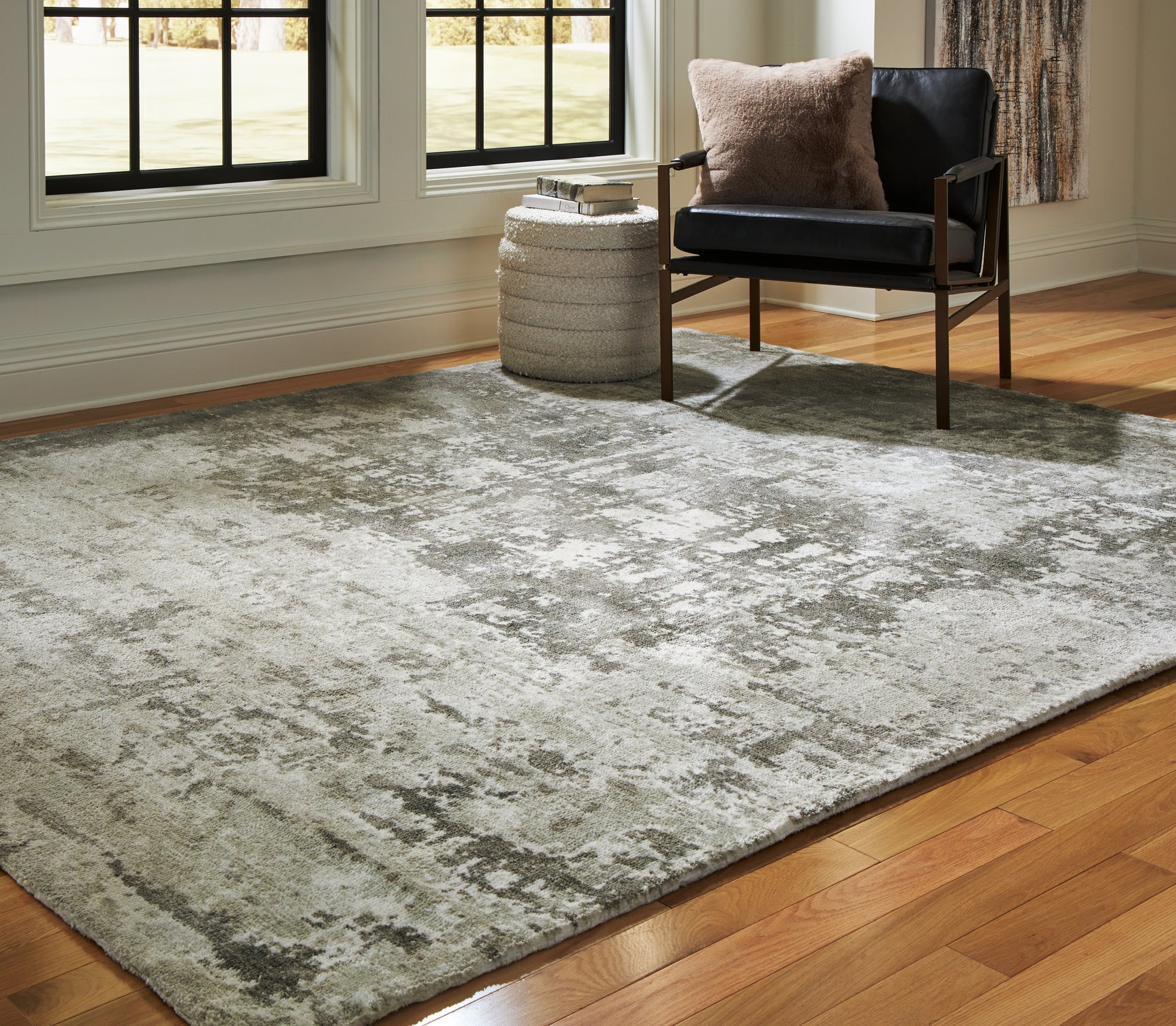 Valmontic Rug - Tampa Furniture Outlet