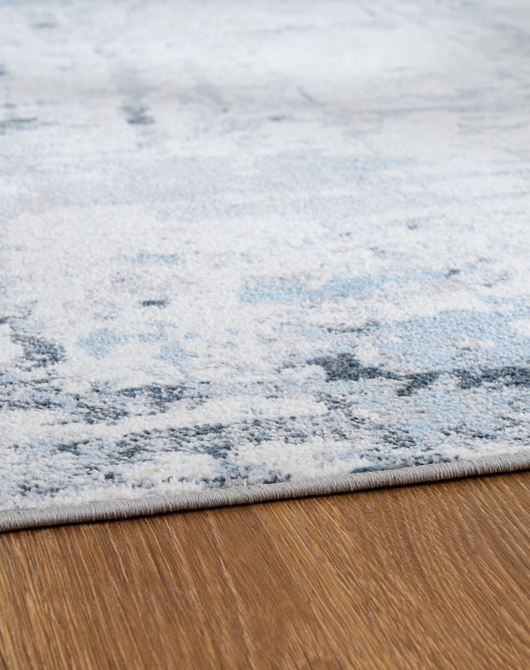 Emertonly Rug - Tampa Furniture Outlet